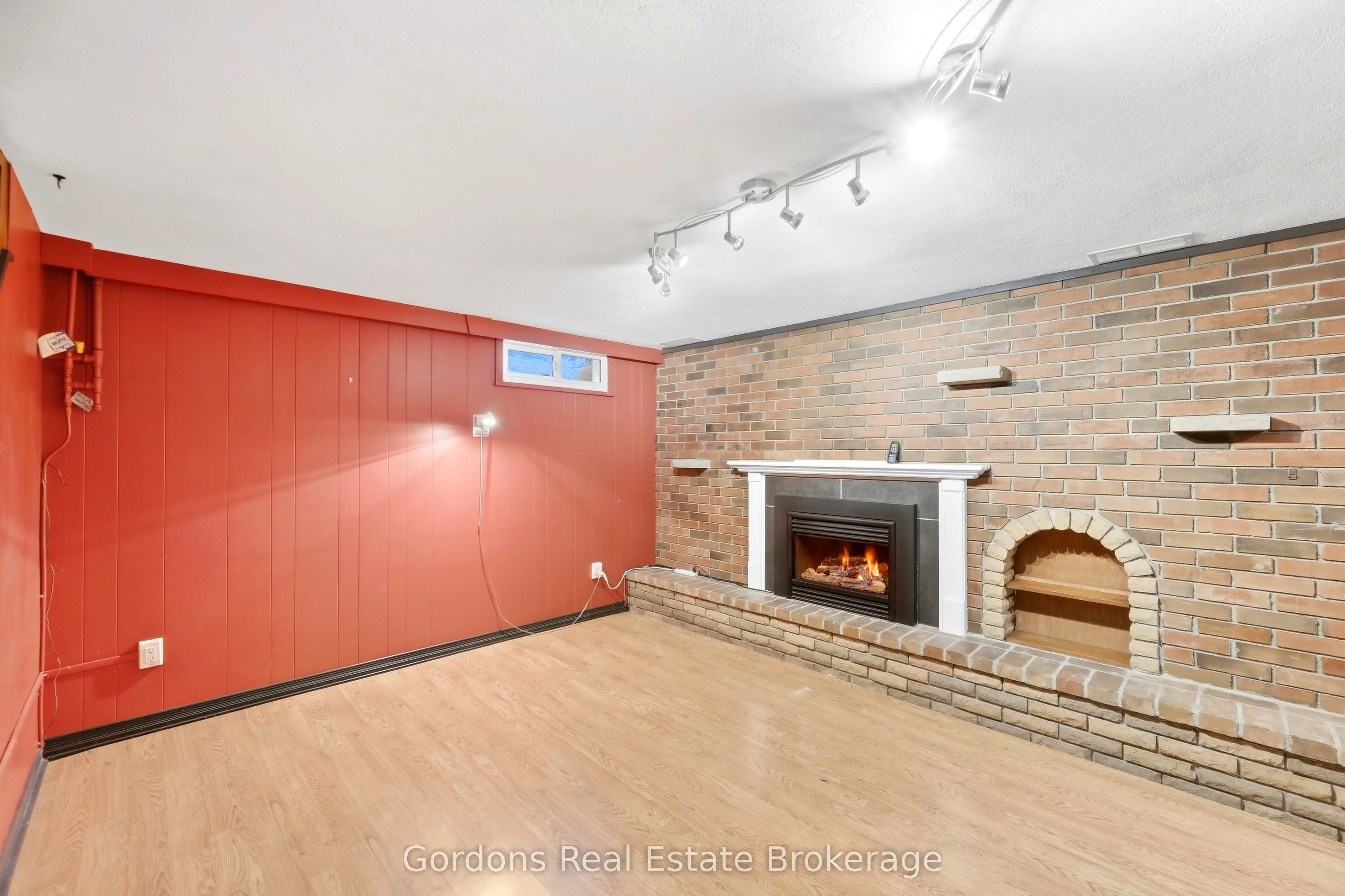 369 Hyde Park Road