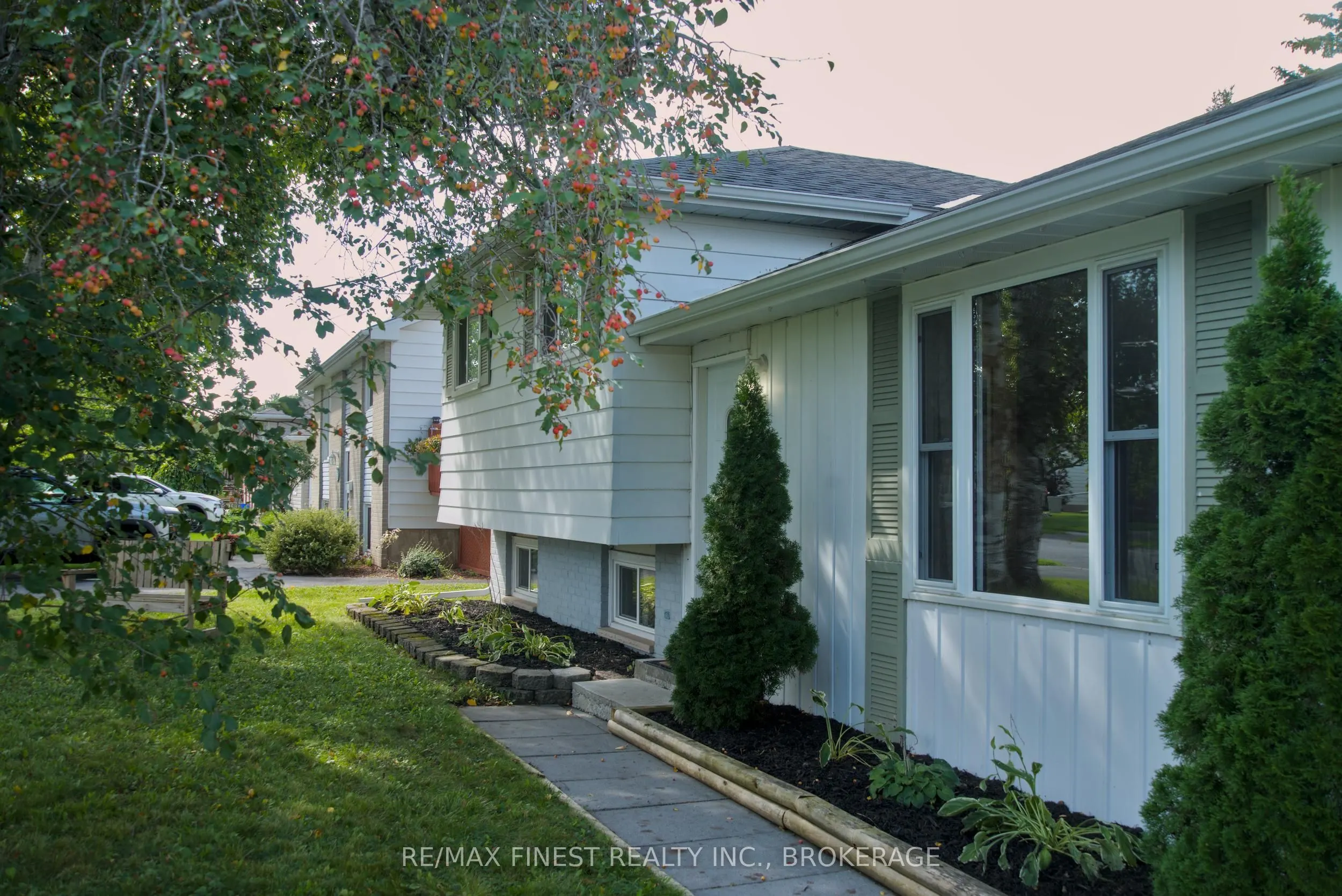 773 Clark Crescent