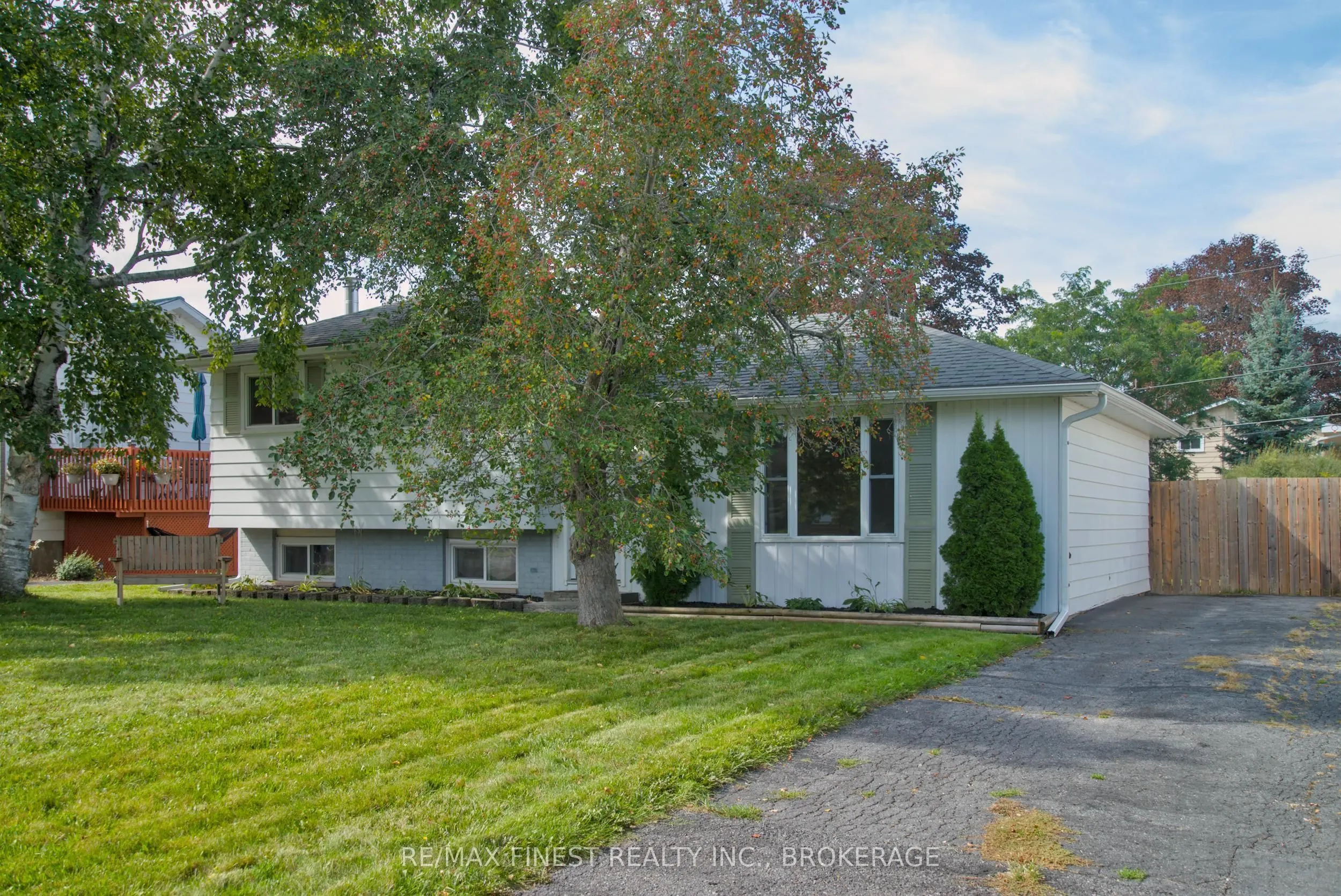 773 Clark Crescent