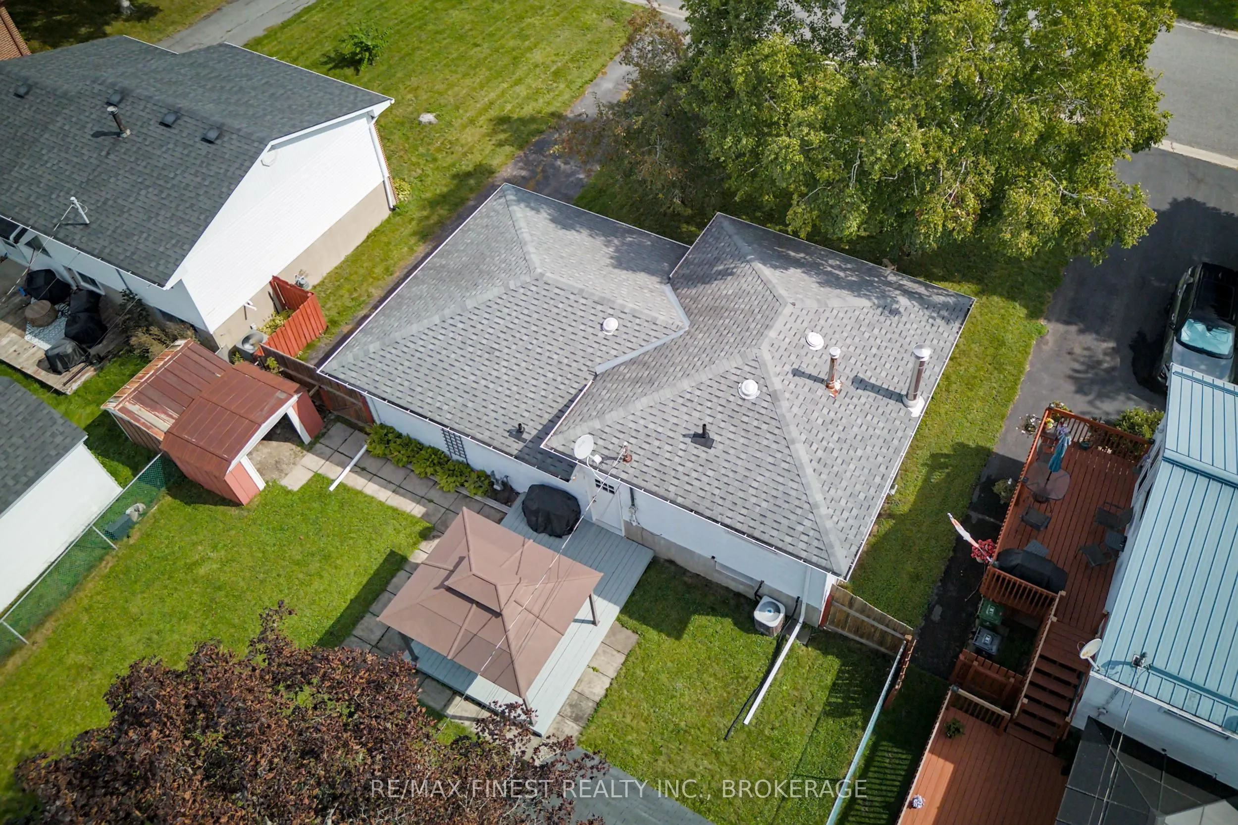773 Clark Crescent