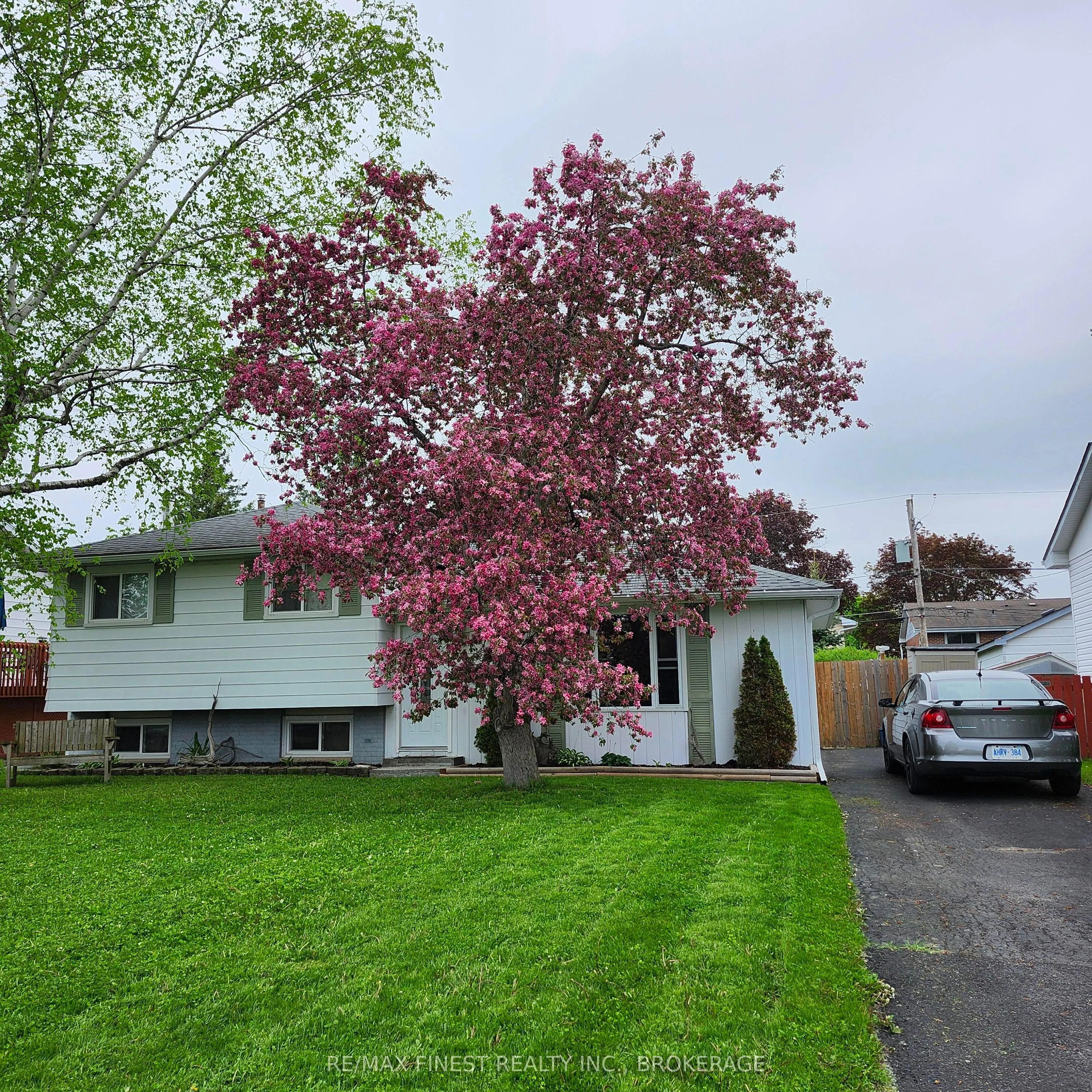 773 Clark Crescent