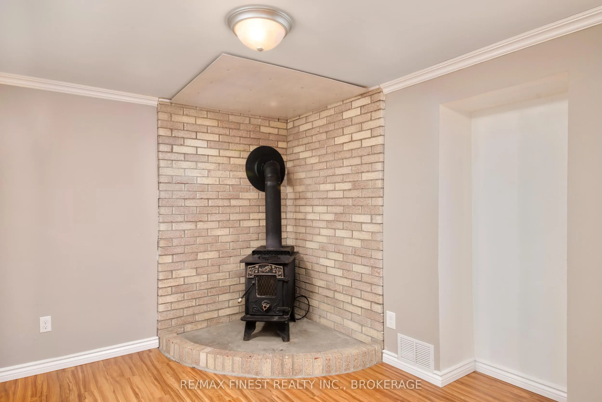 773 Clark Crescent
