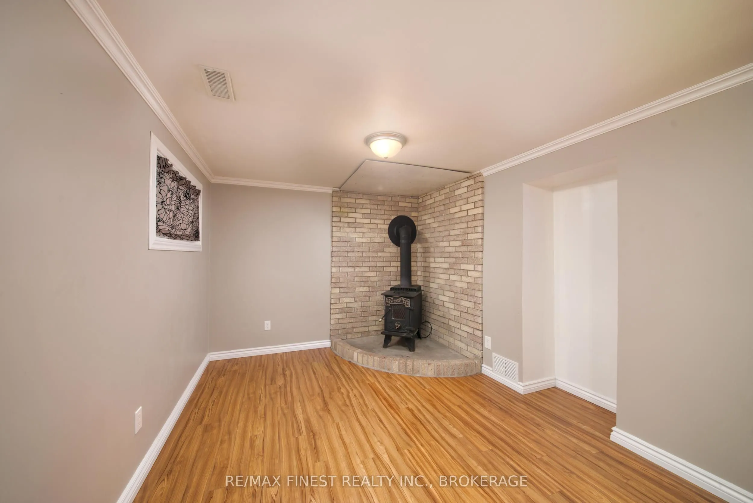 773 Clark Crescent