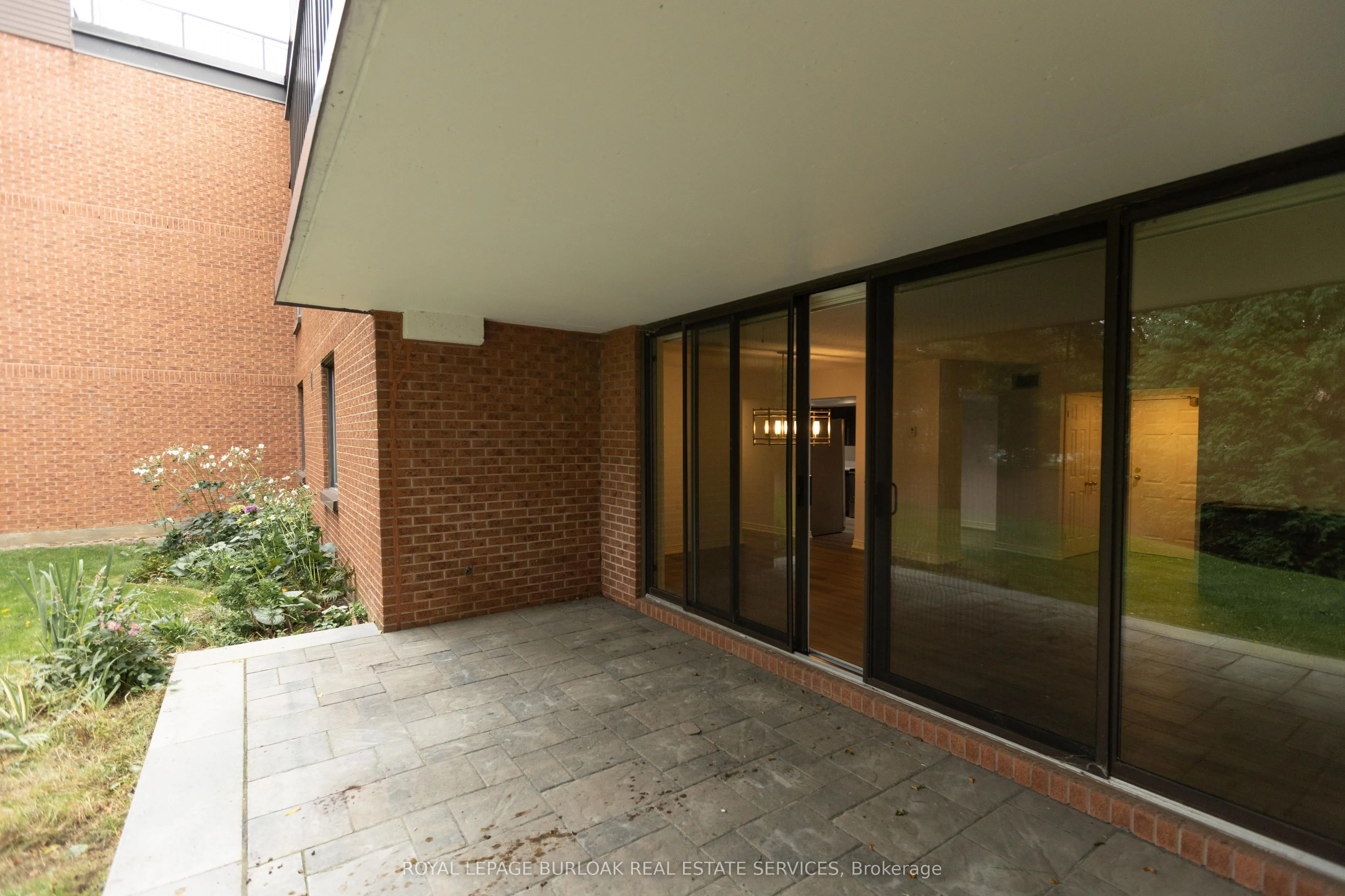 150 Wilson Street W #116