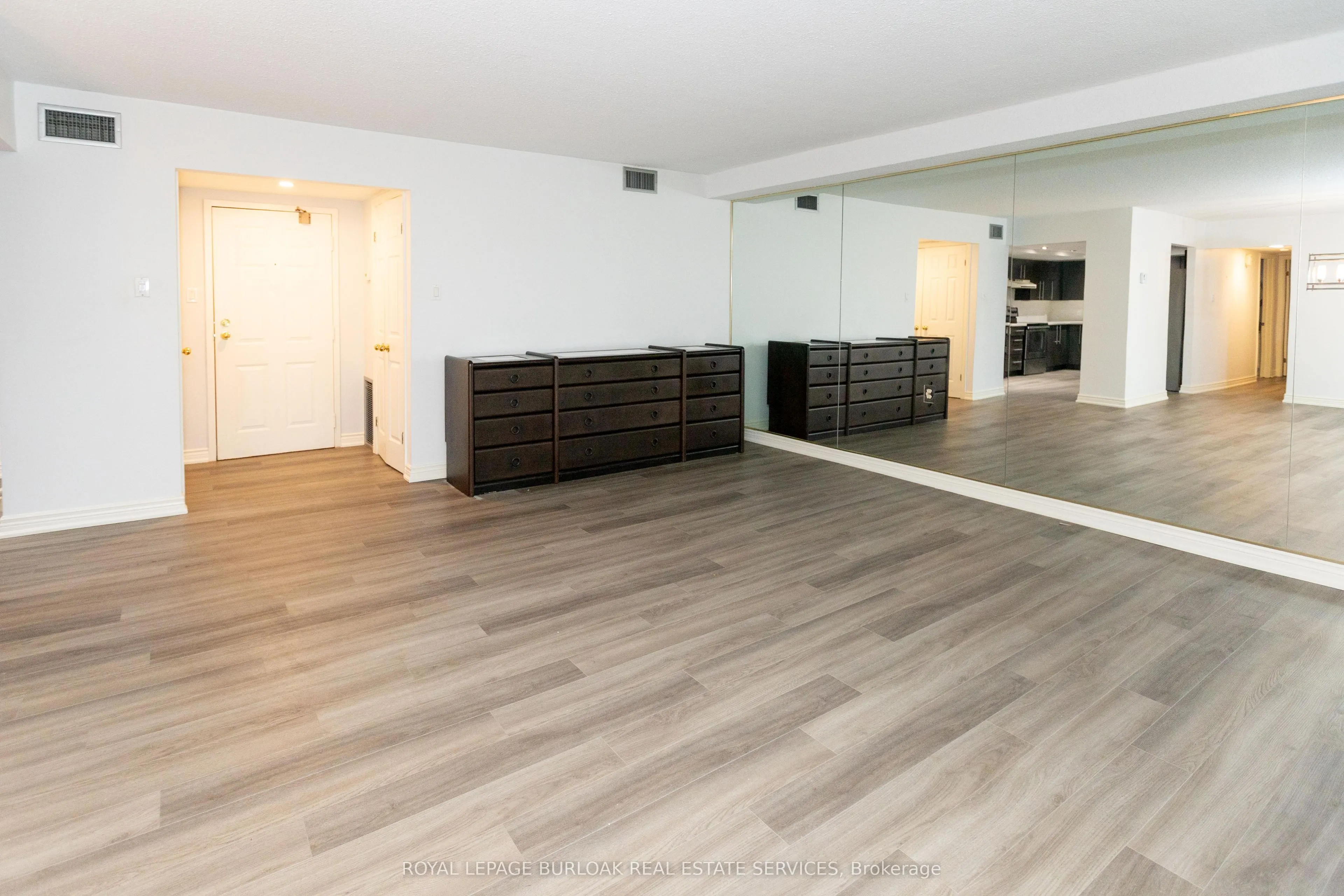 150 Wilson Street W #116