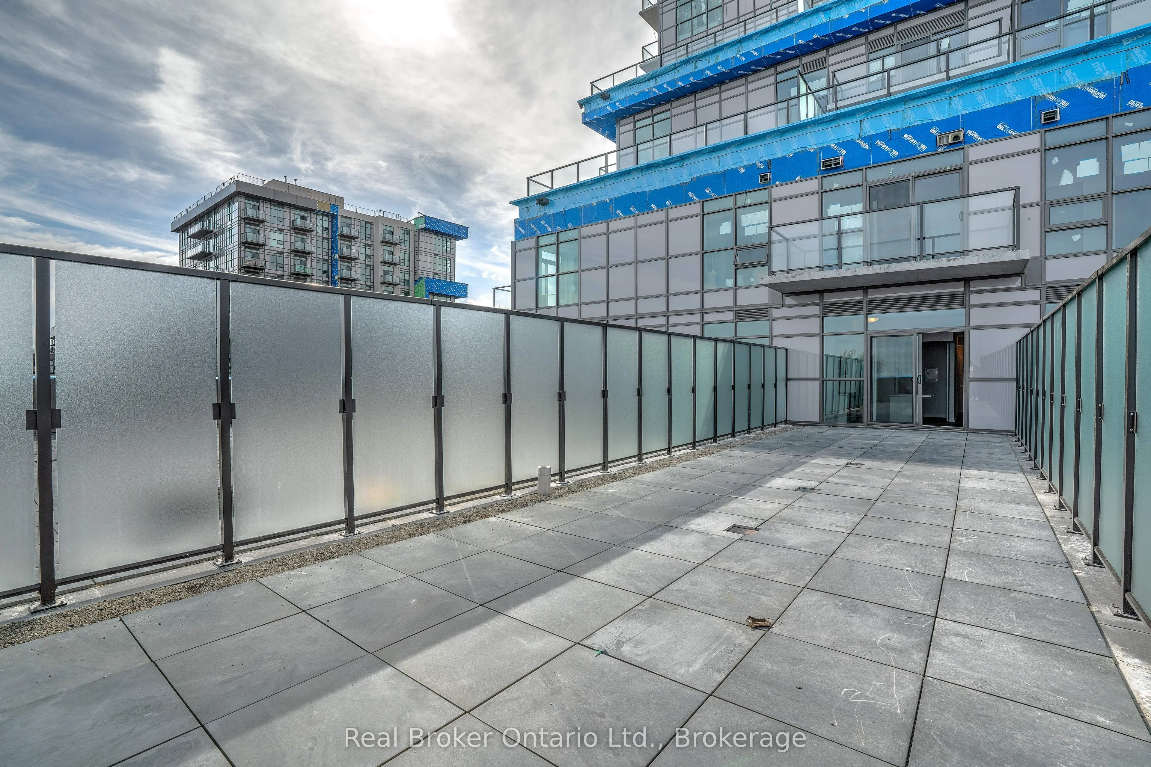 470 Dundas Street E #516