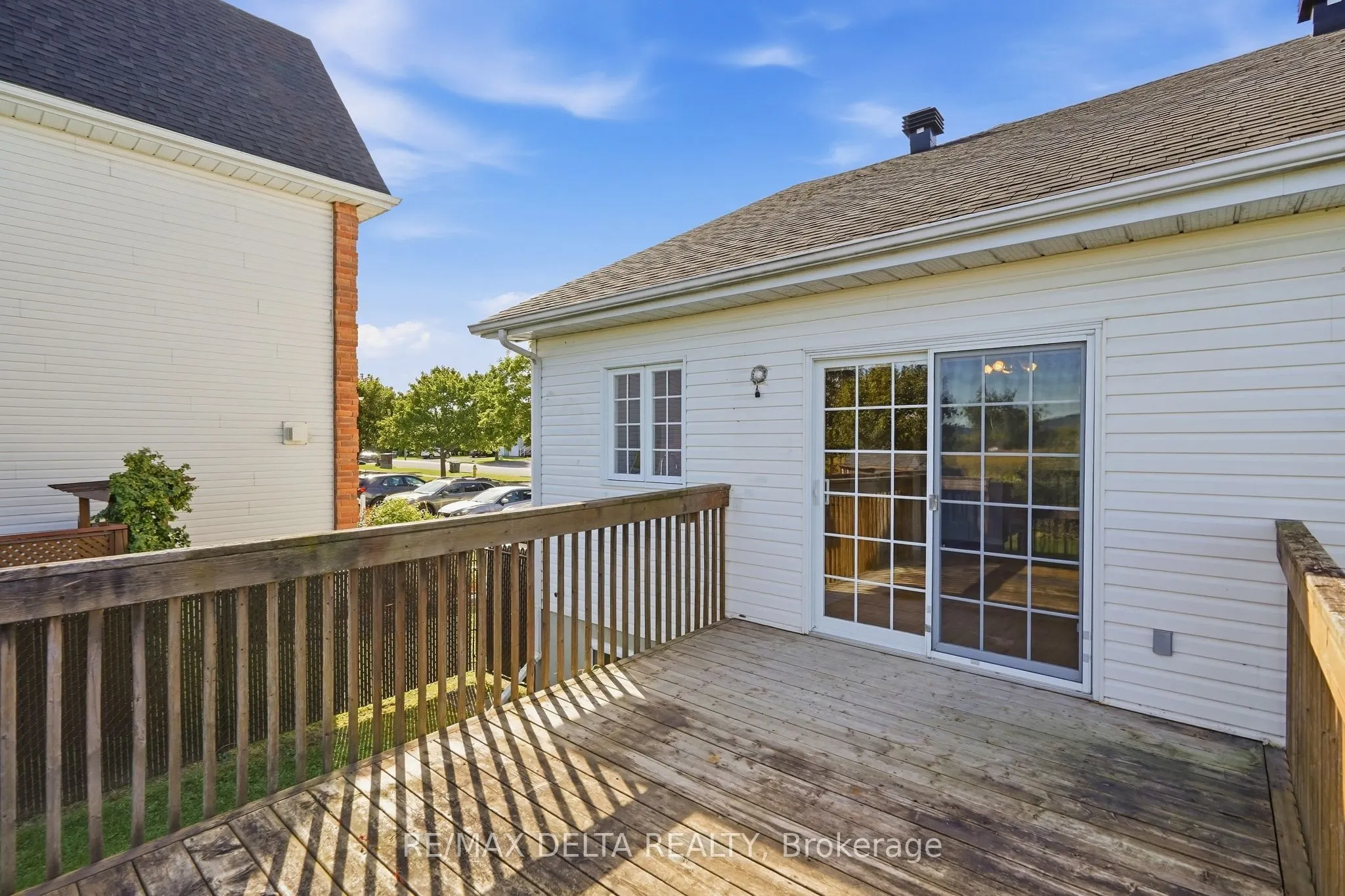 851 Nelson Street W
