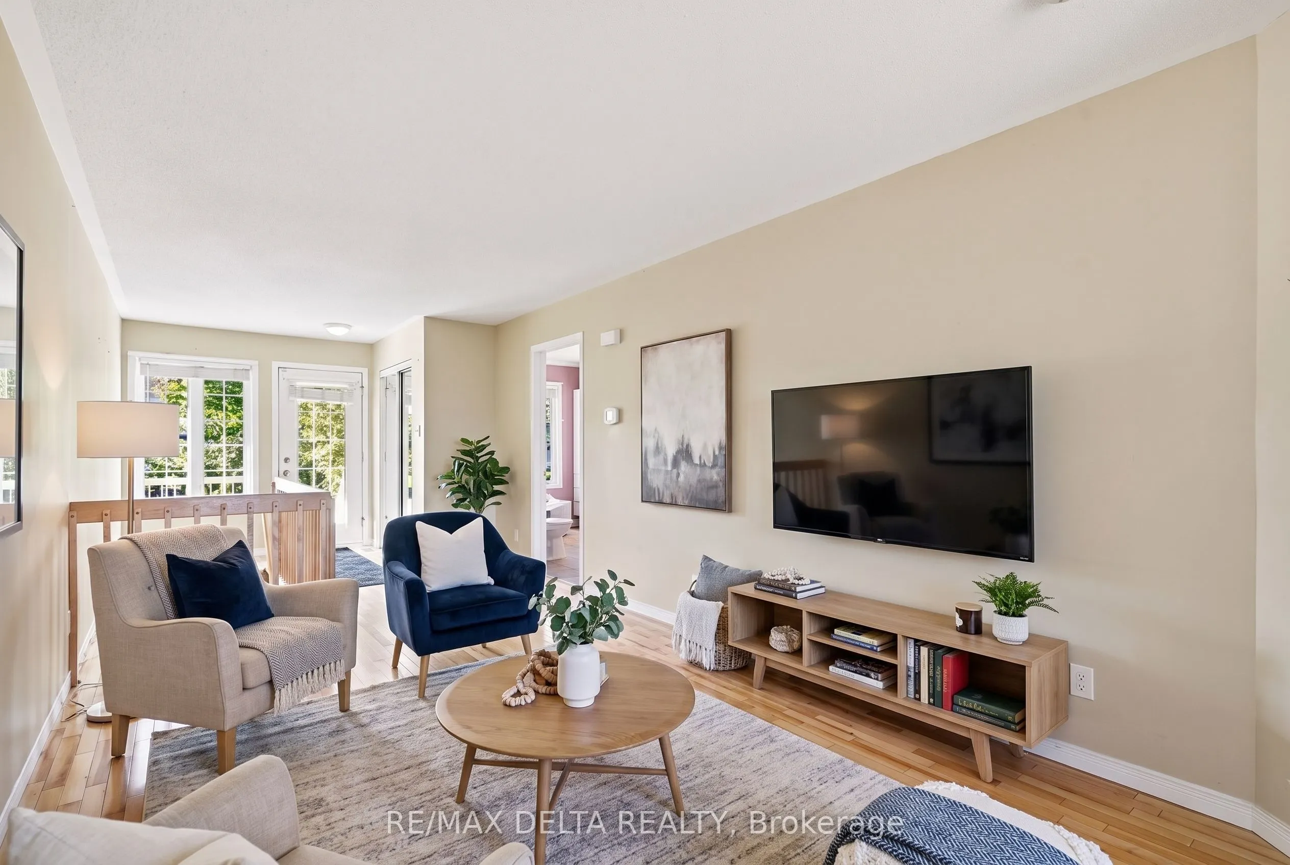 851 Nelson Street W