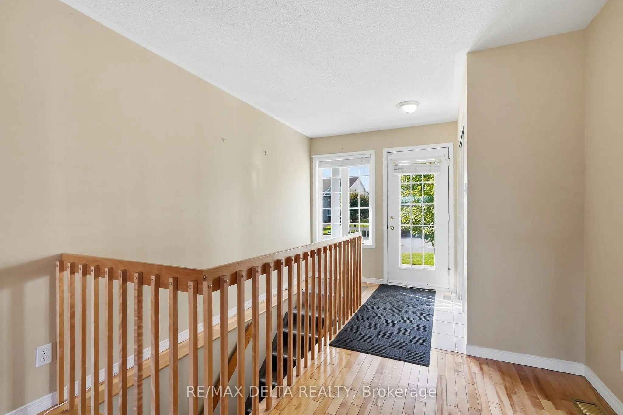 851 Nelson Street W