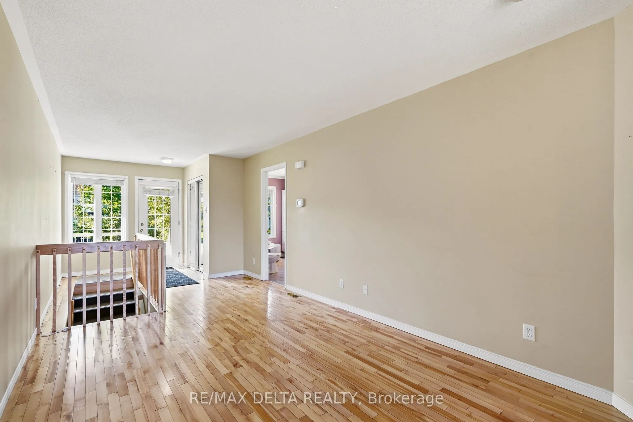851 Nelson Street W
