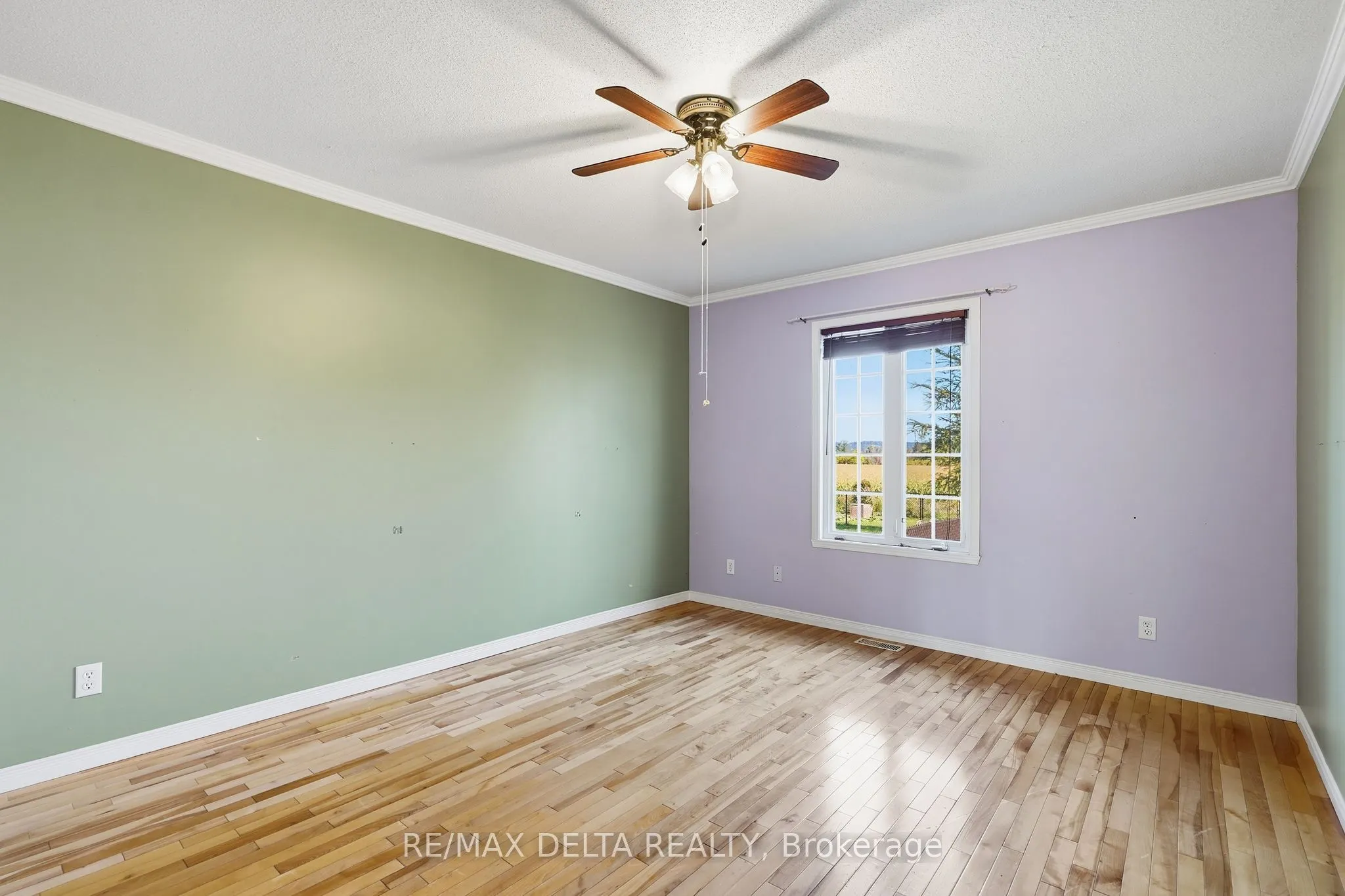 851 Nelson Street W