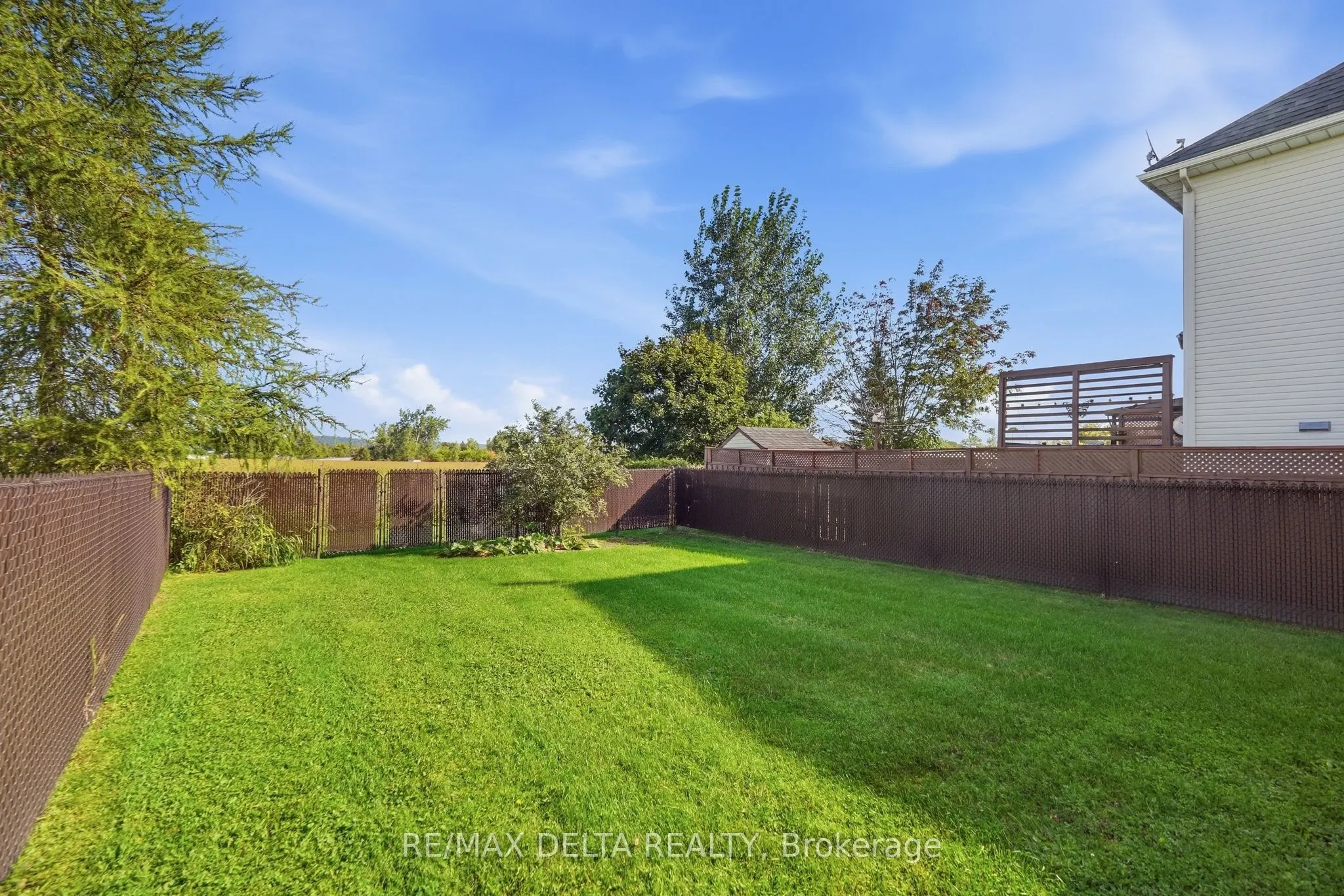 851 Nelson Street W