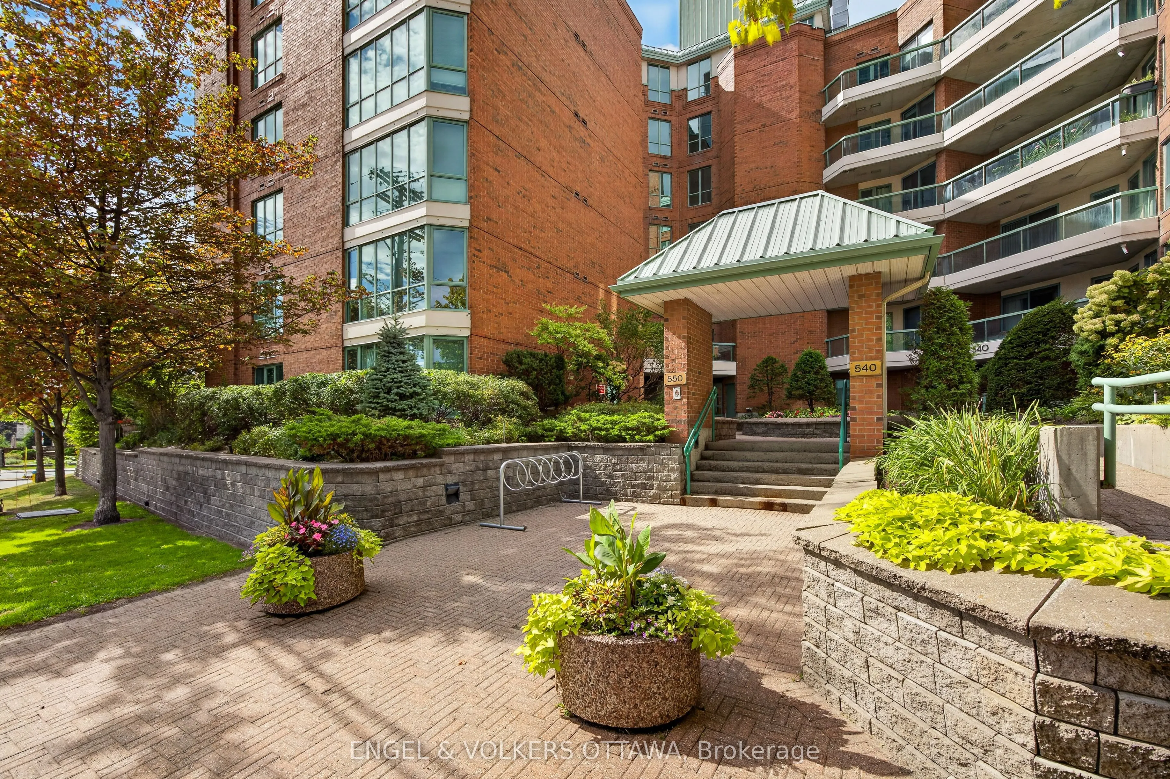 550 Cambridge Street S #204