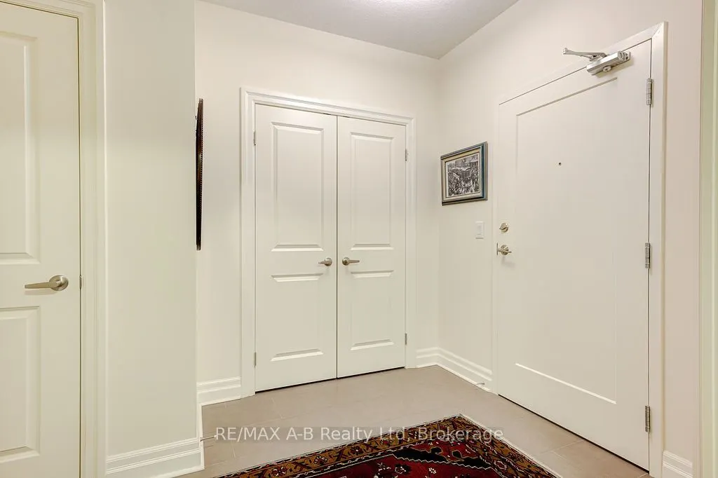 255 John Street N #102