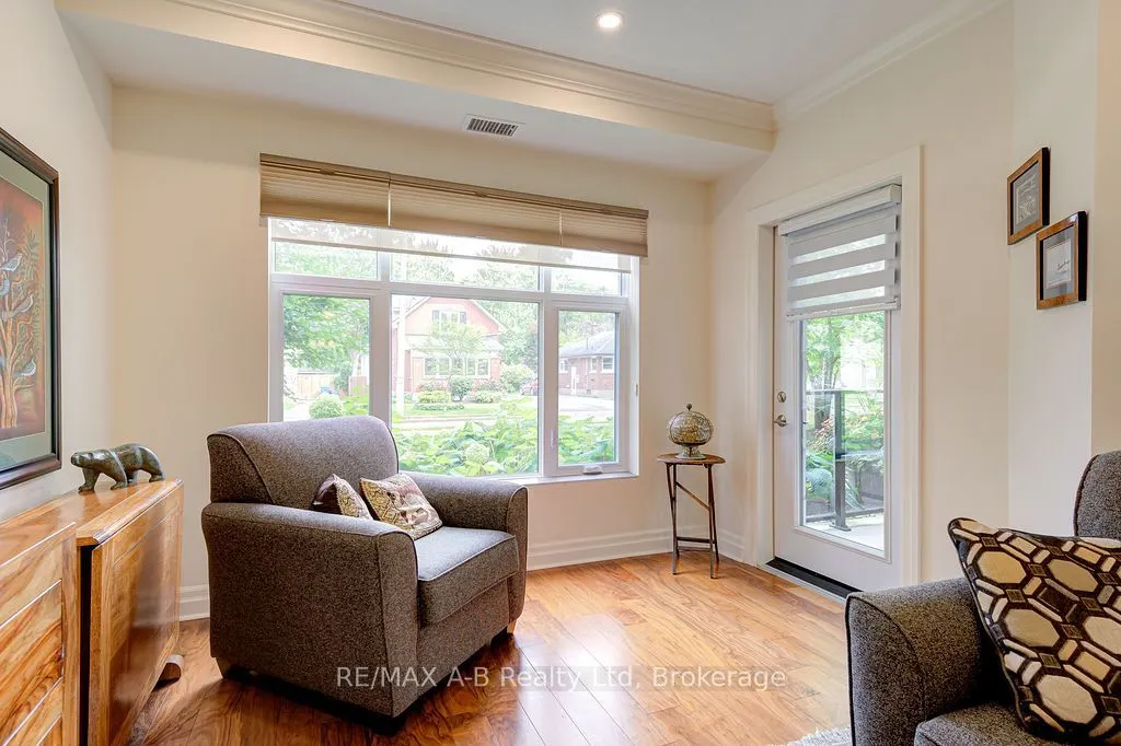 255 John Street N #102