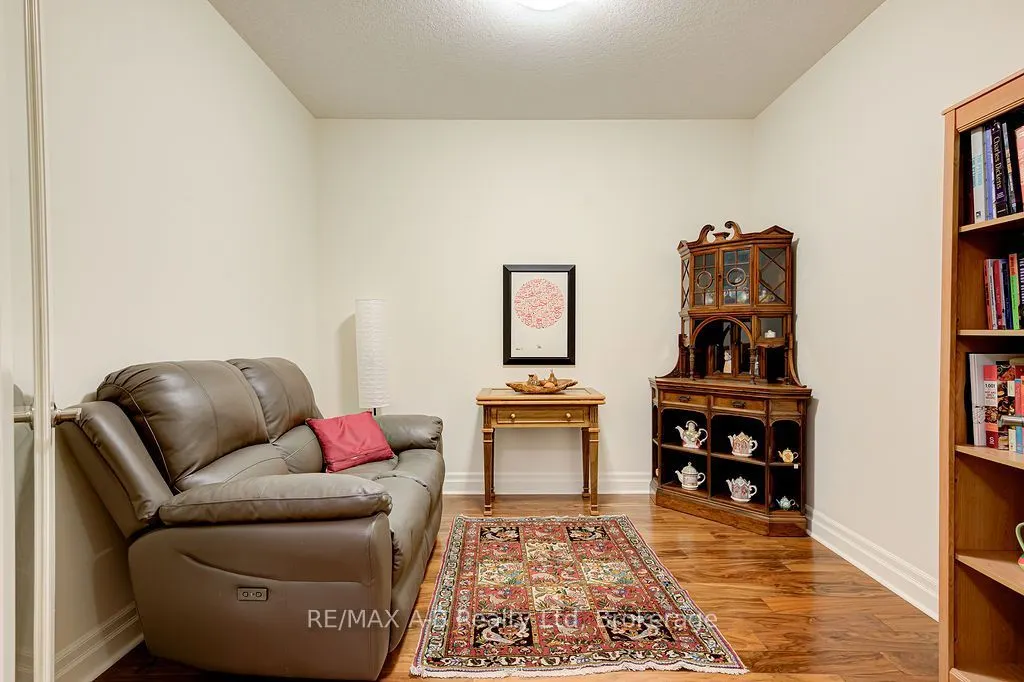 255 John Street N #102