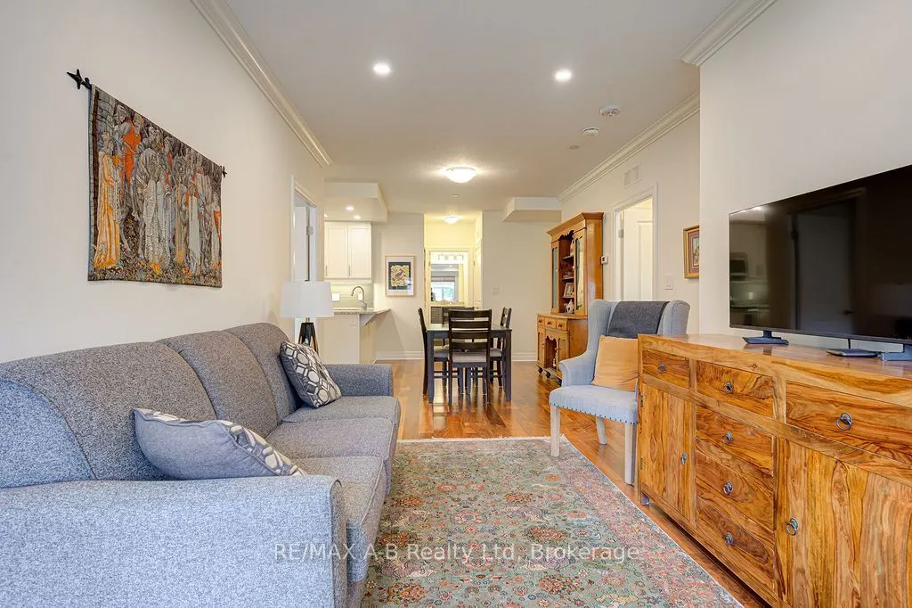 255 John Street N #102
