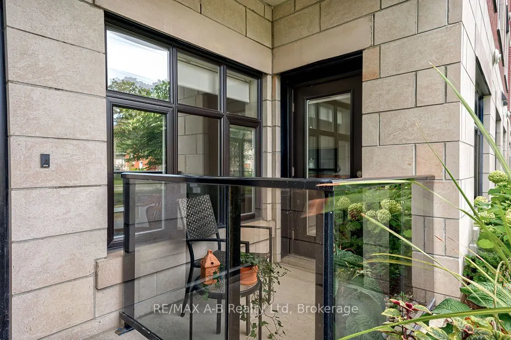 255 John Street N #102