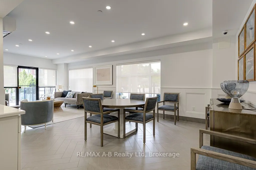255 John Street N #102