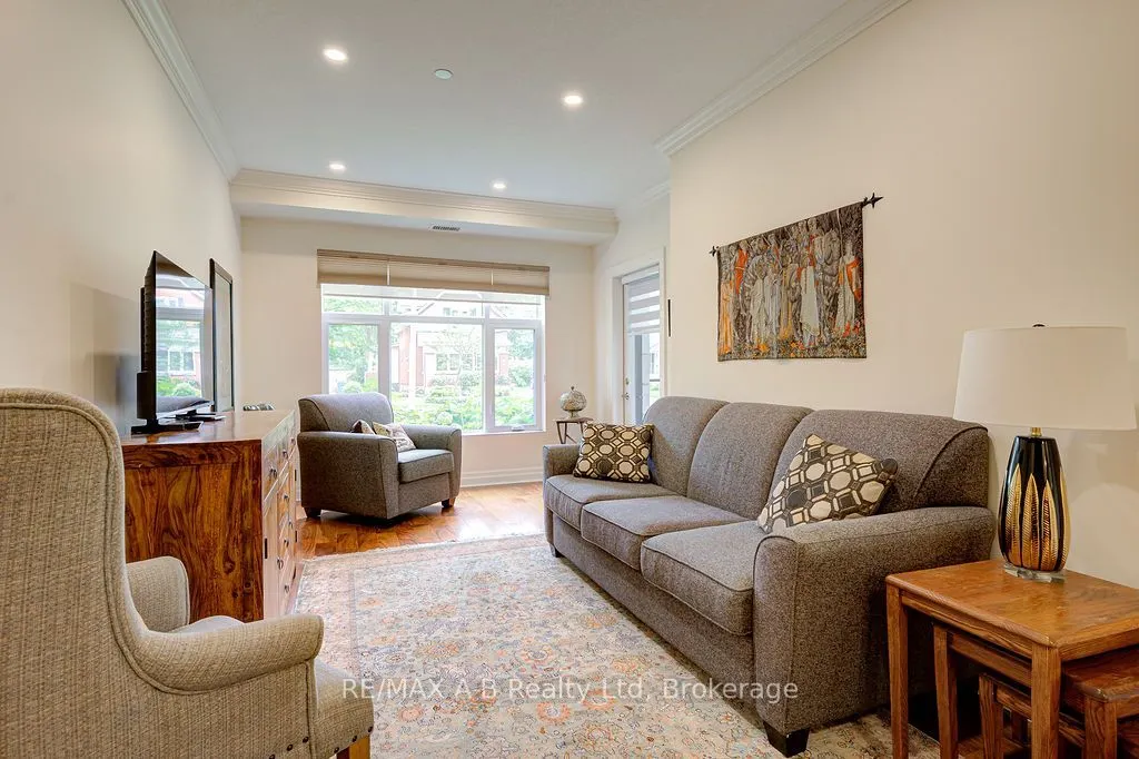 255 John Street N #102