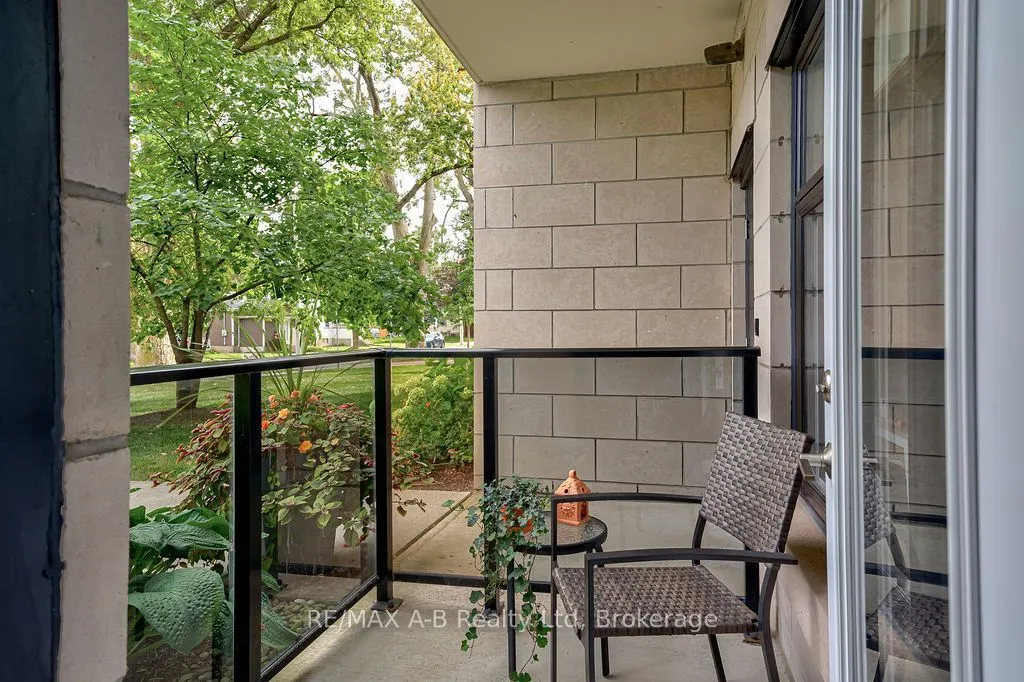 255 John Street N #102