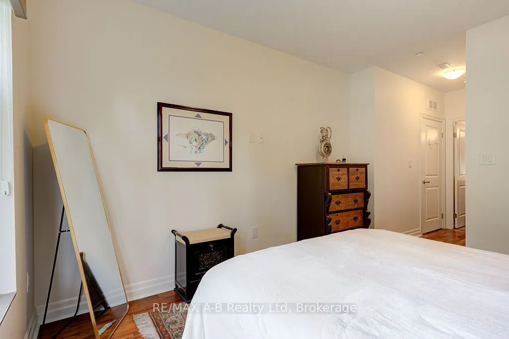 255 John Street N #102