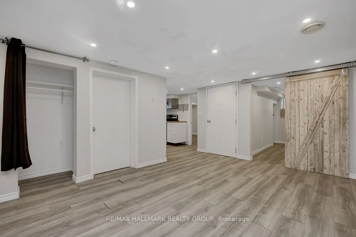 139 CARILLON Street #1