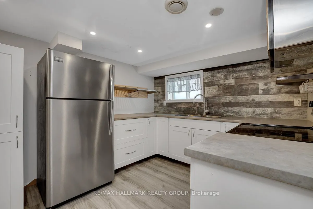 139 CARILLON Street #1