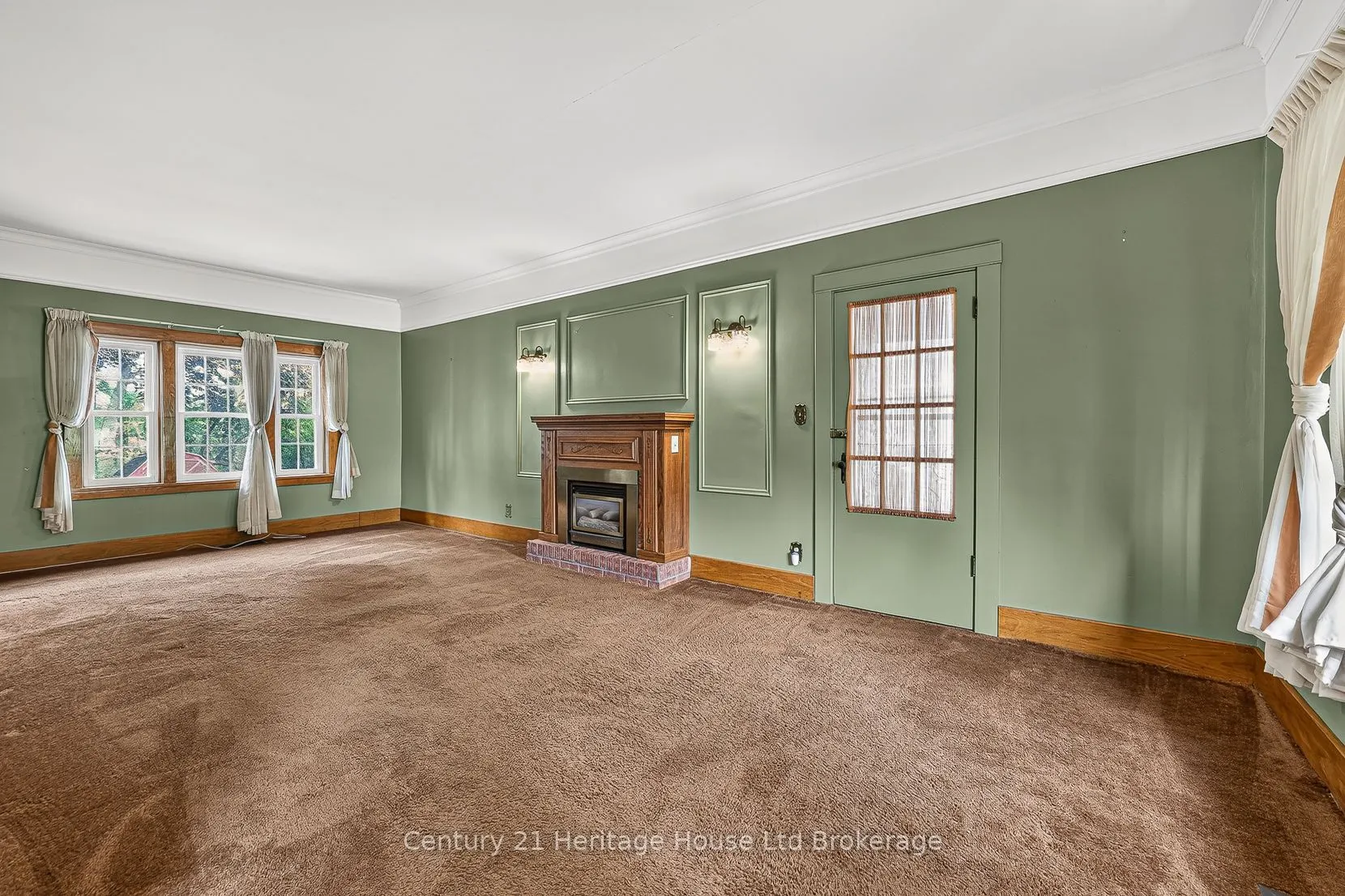 143 Charles Street E