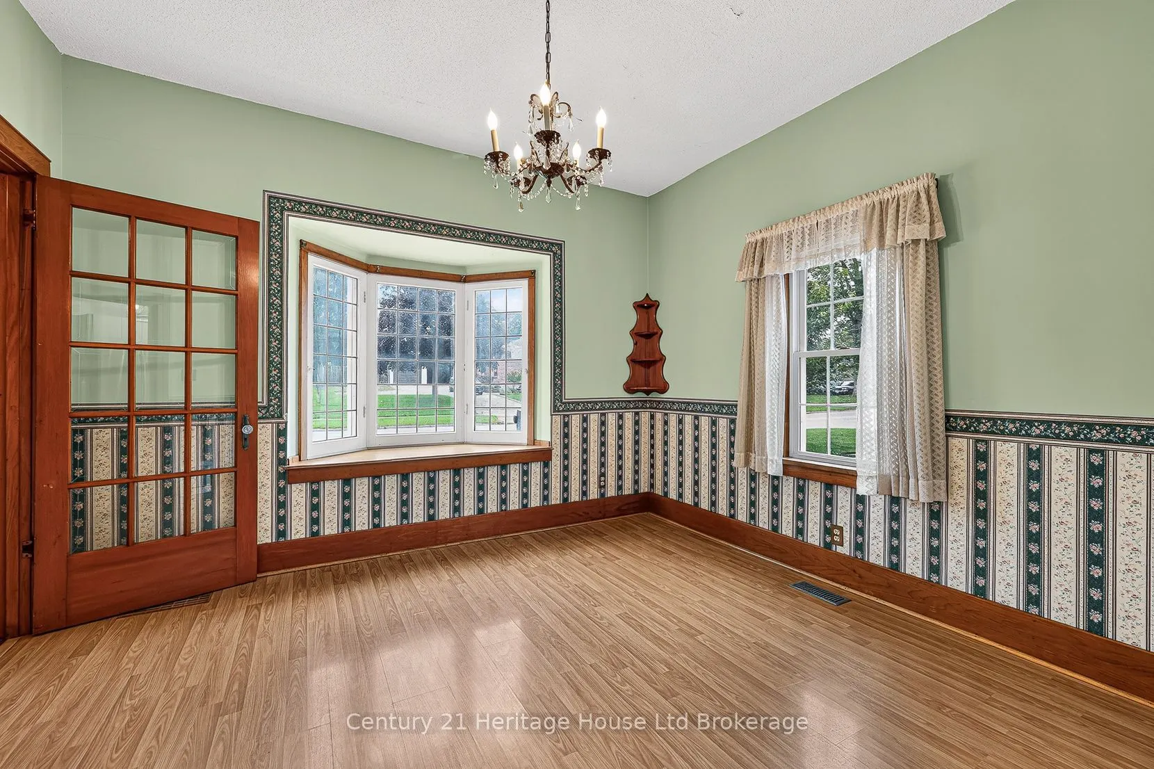 143 Charles Street E
