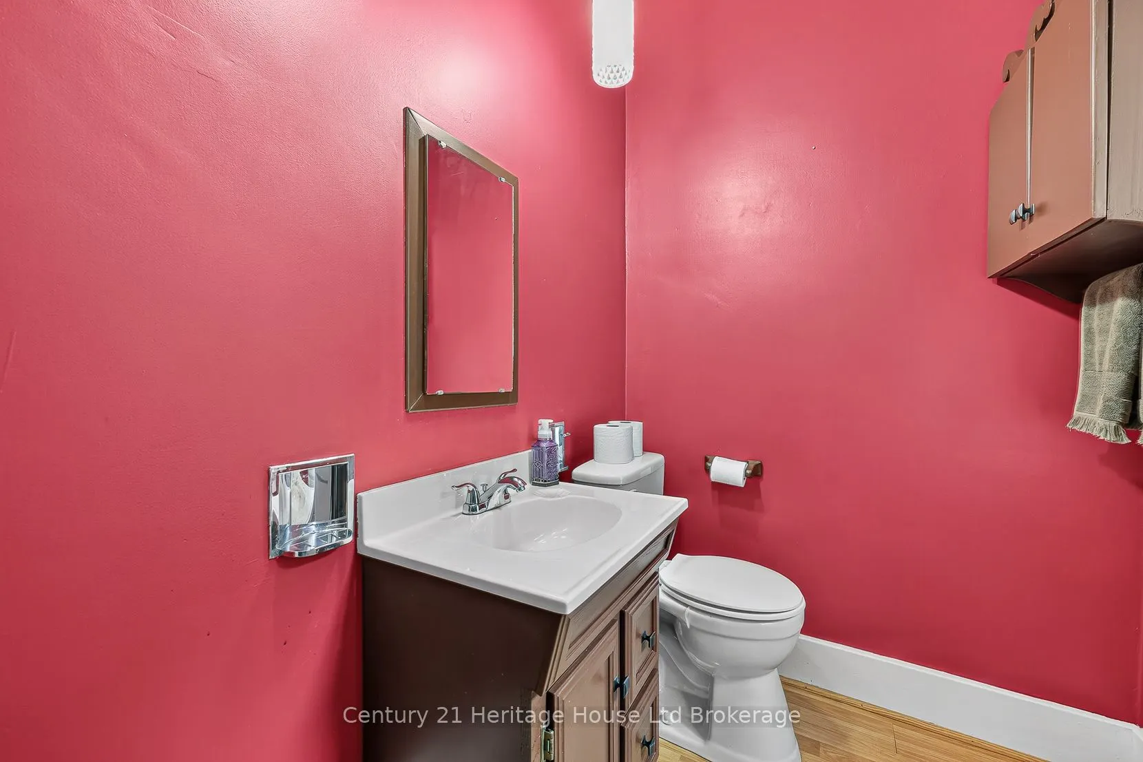 143 Charles Street E