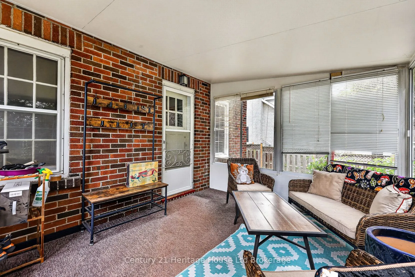 143 Charles Street E