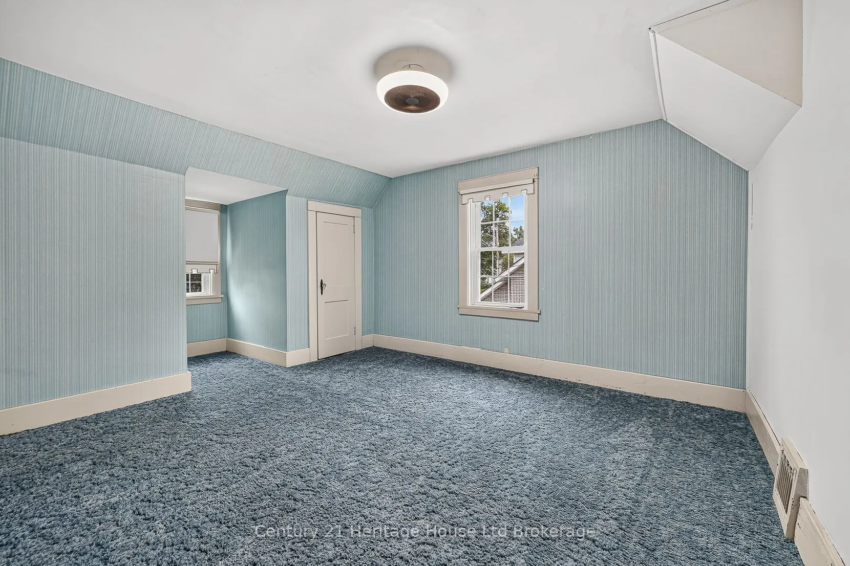 143 Charles Street E
