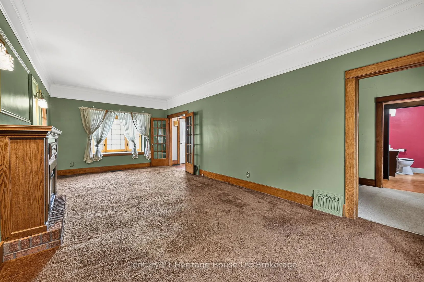 143 Charles Street E