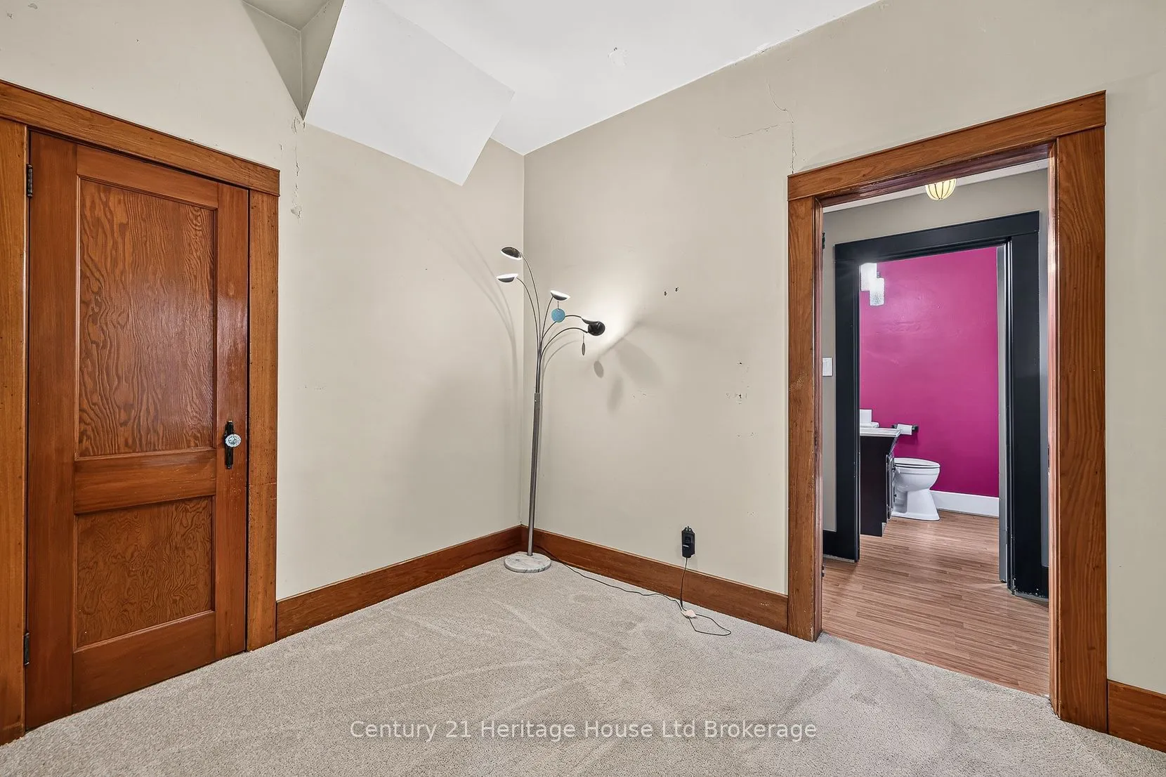 143 Charles Street E