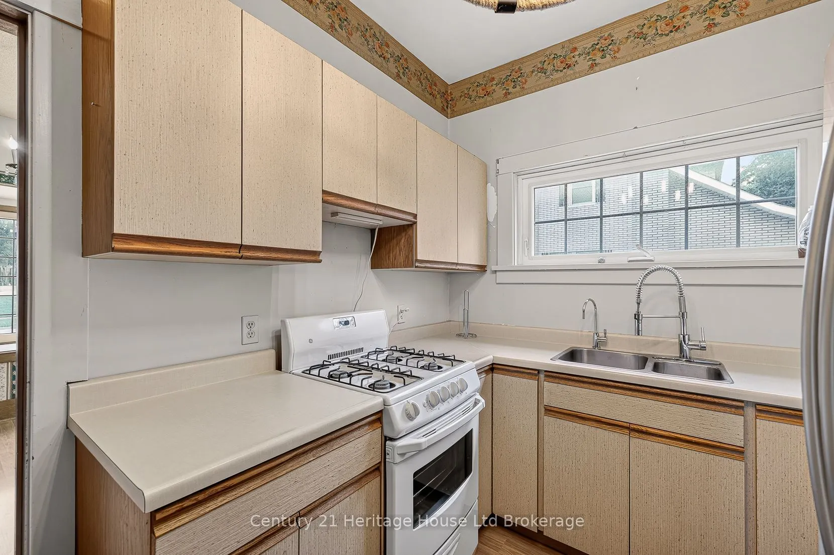 143 Charles Street E