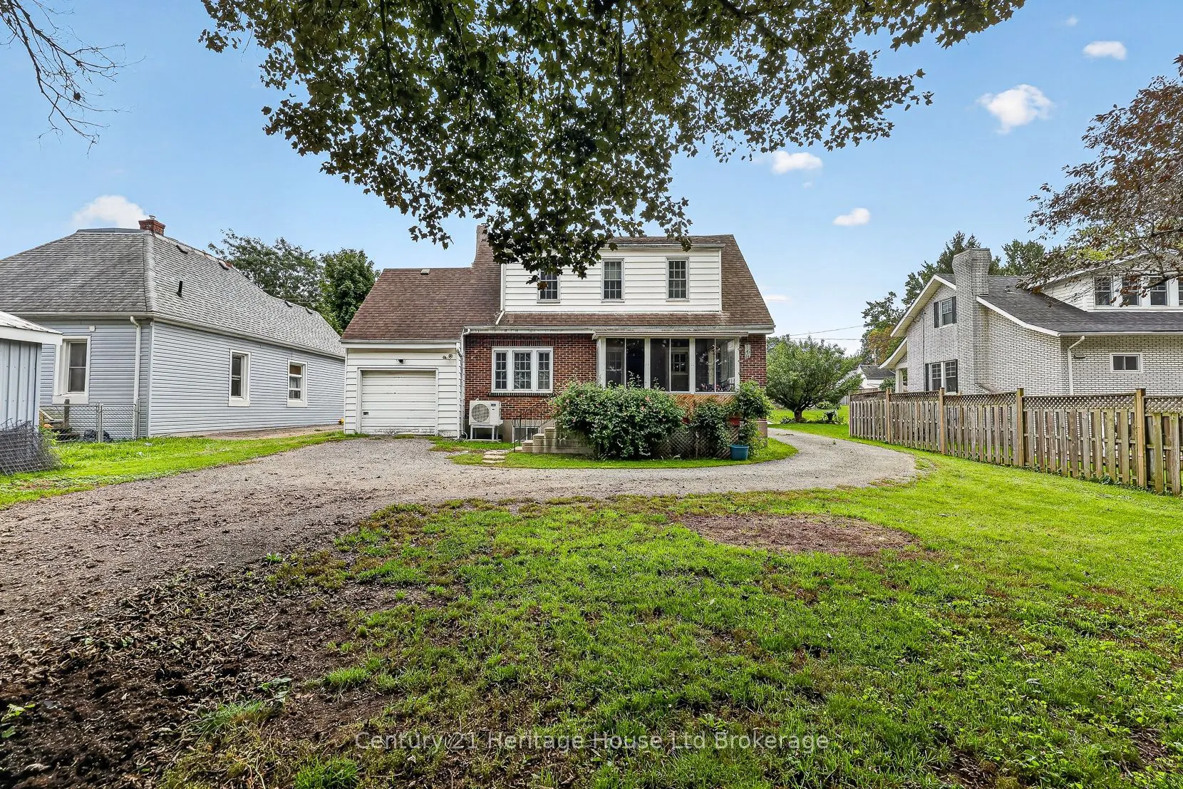 143 Charles Street E