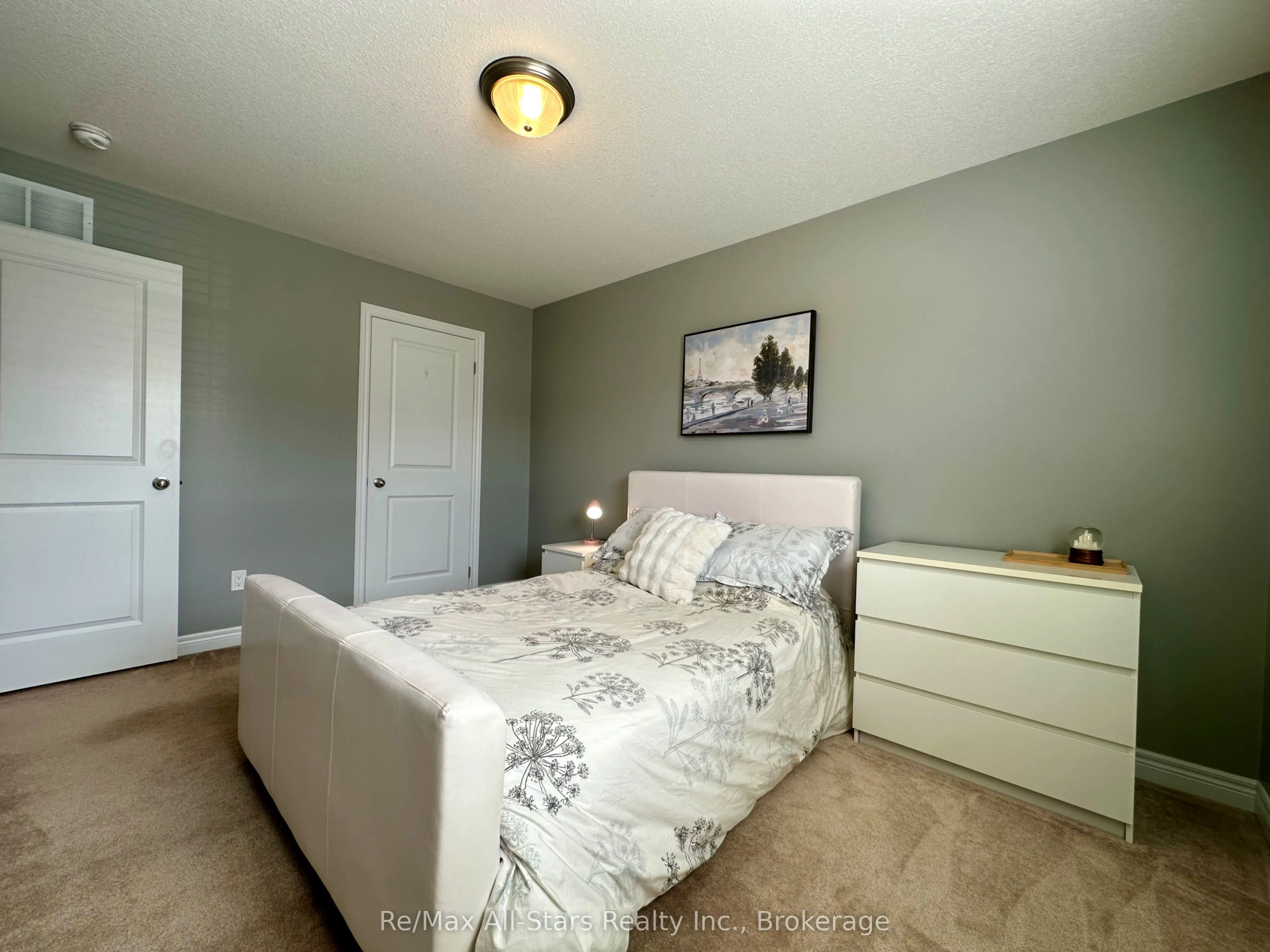 9 Briarwood Avenue