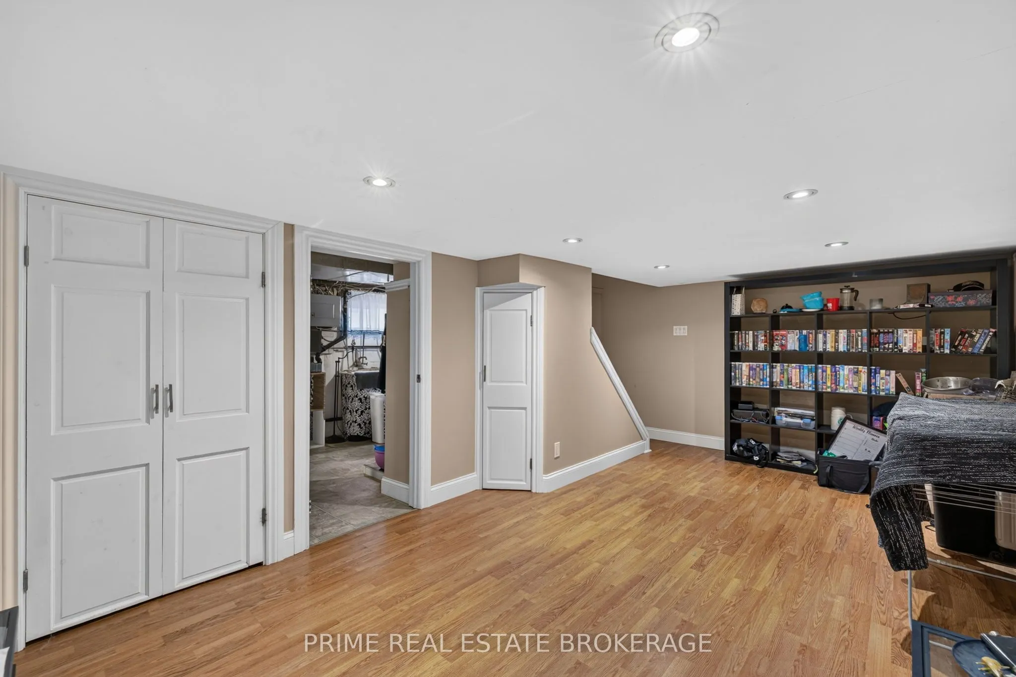 586 Cheapside Street