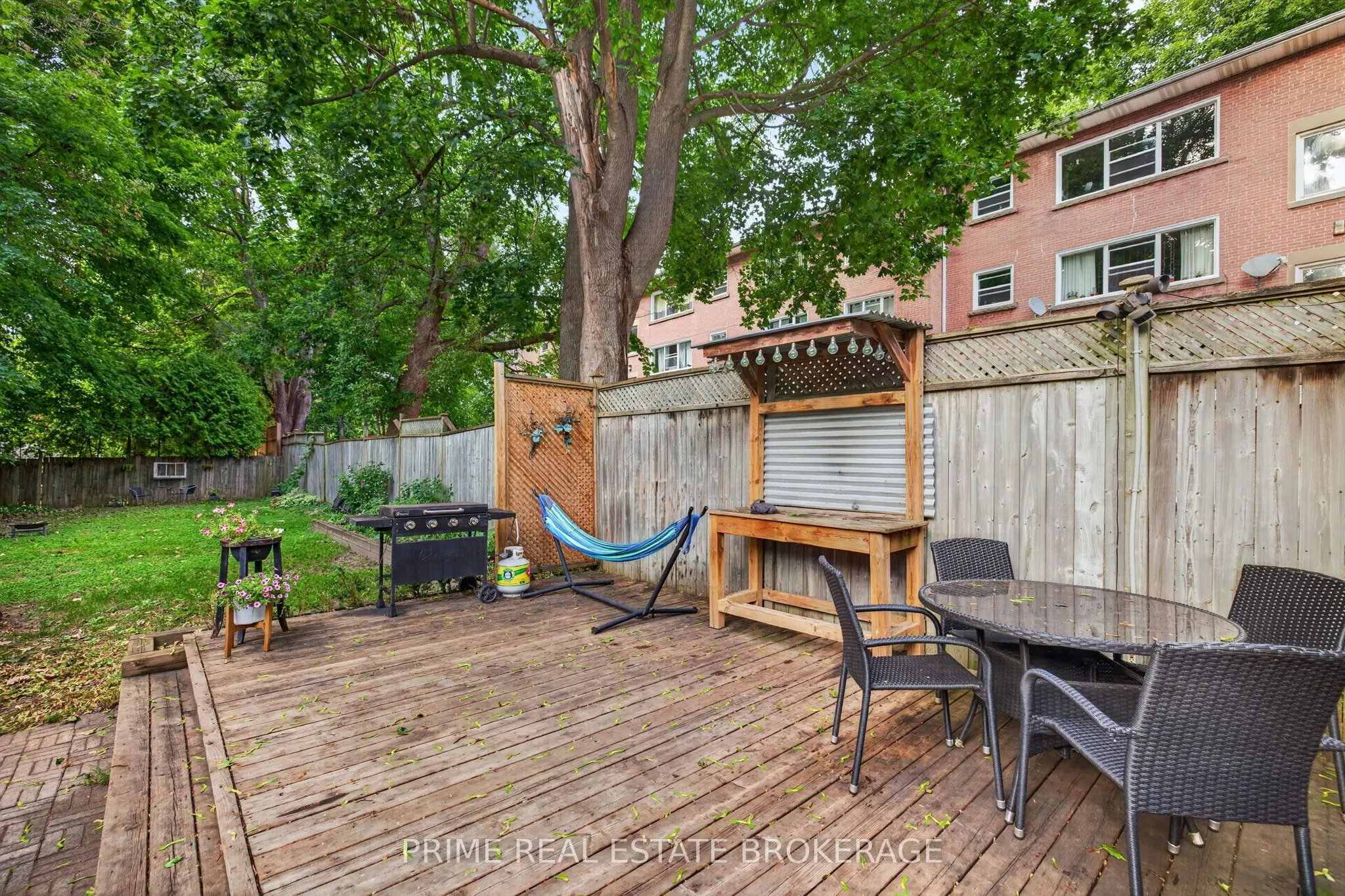 586 Cheapside Street