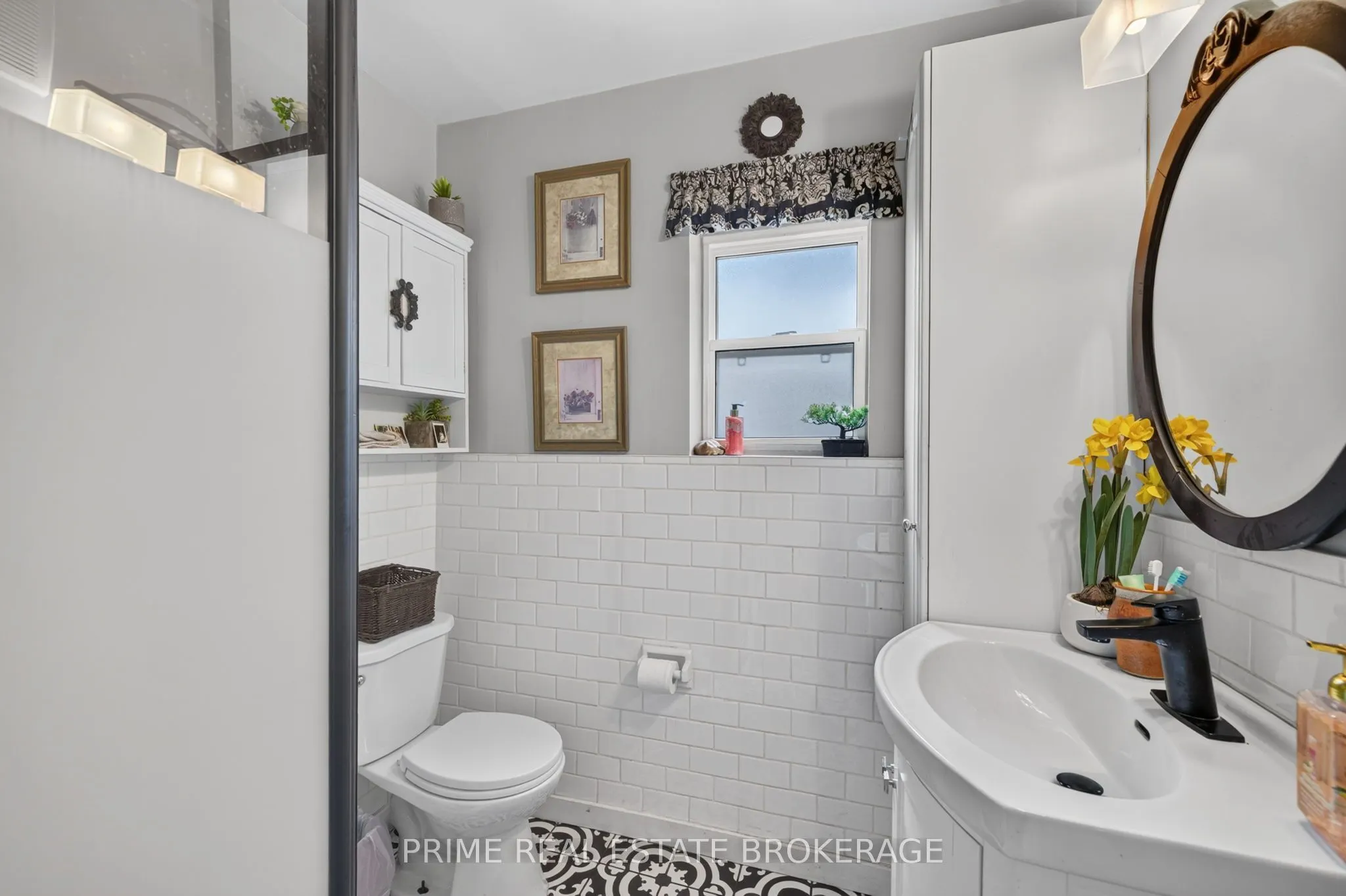 586 Cheapside Street