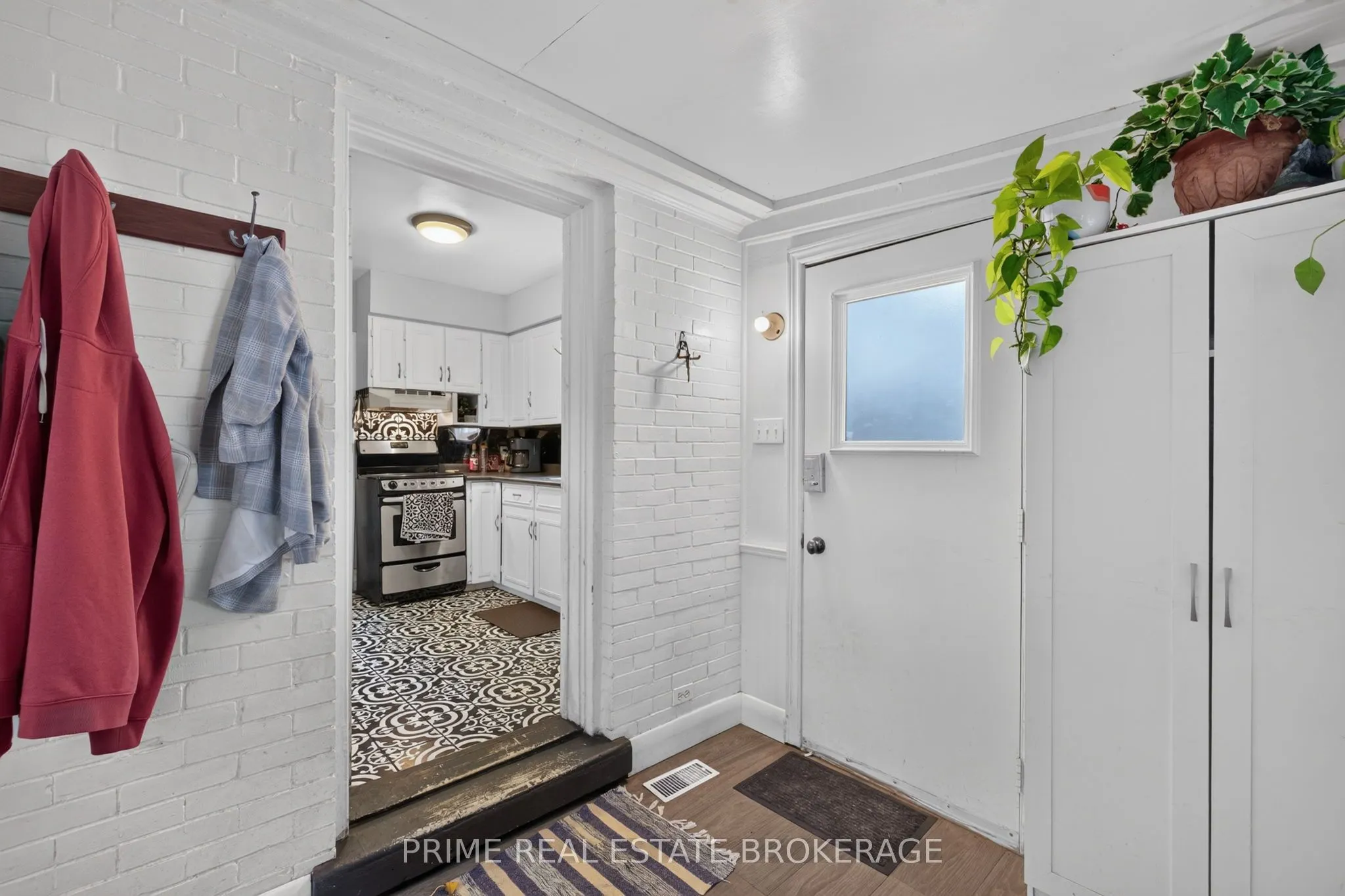 586 Cheapside Street