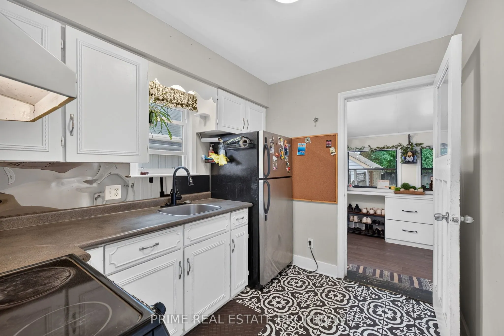 586 Cheapside Street