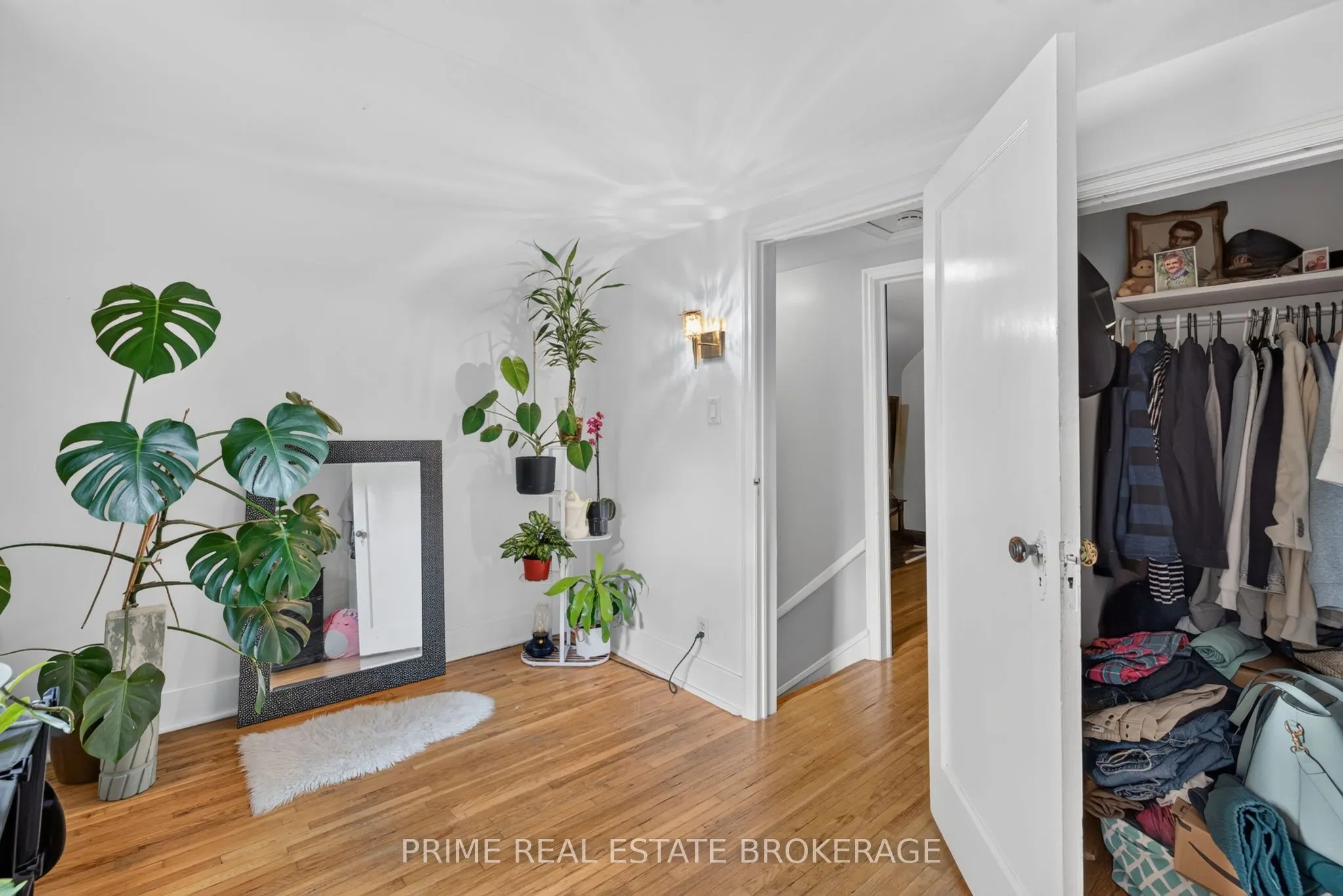 586 Cheapside Street