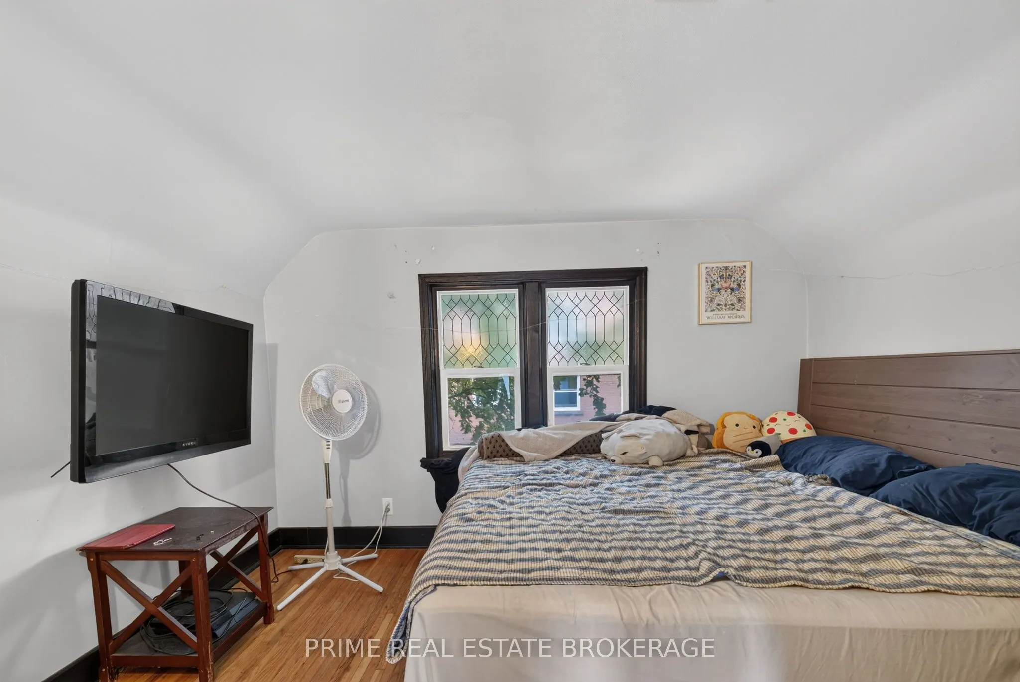 586 Cheapside Street
