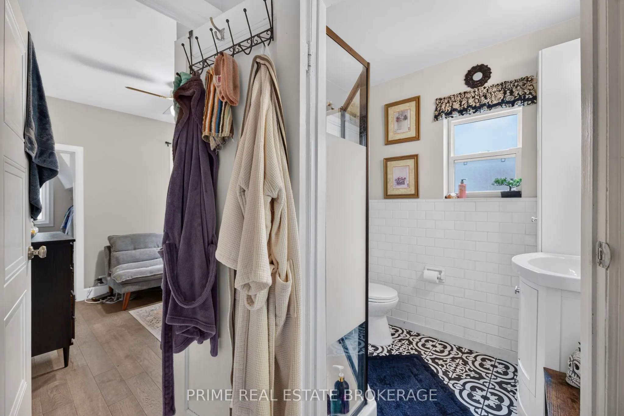 586 Cheapside Street
