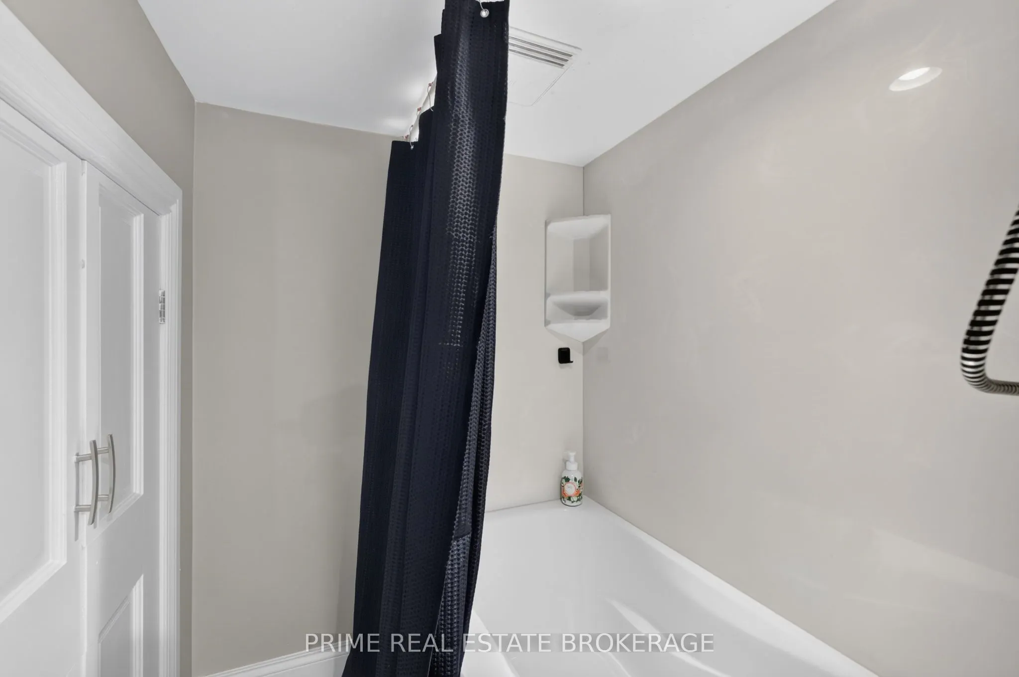 586 Cheapside Street