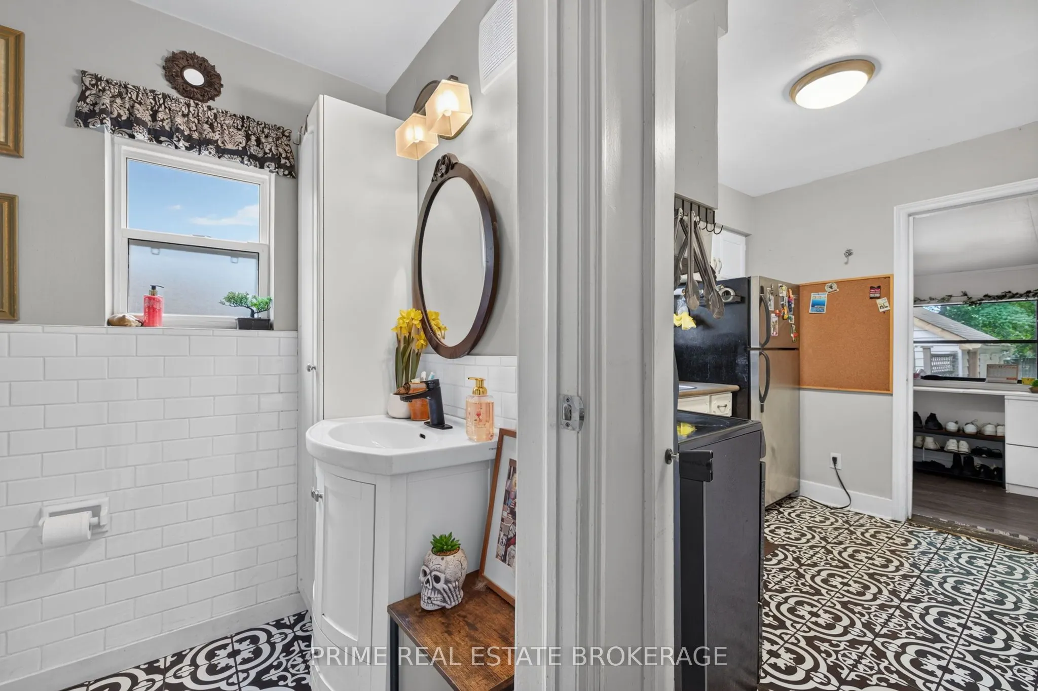 586 Cheapside Street