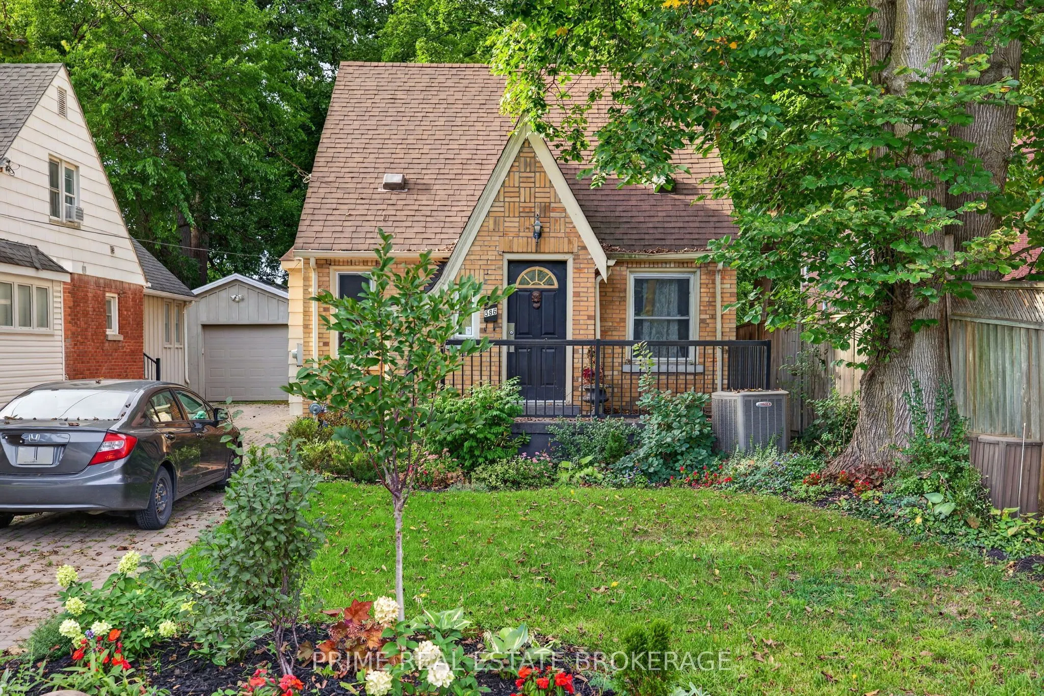 586 Cheapside Street