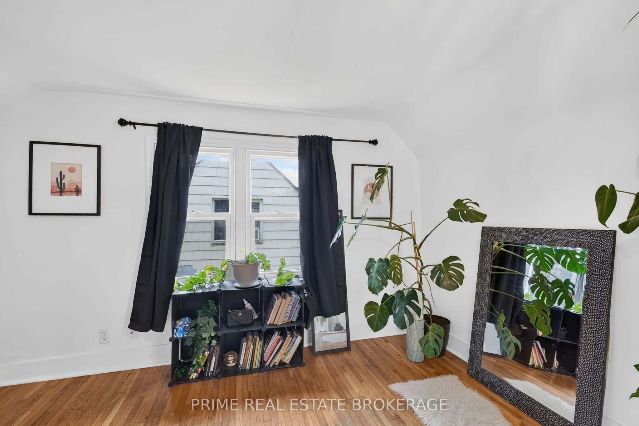 586 Cheapside Street